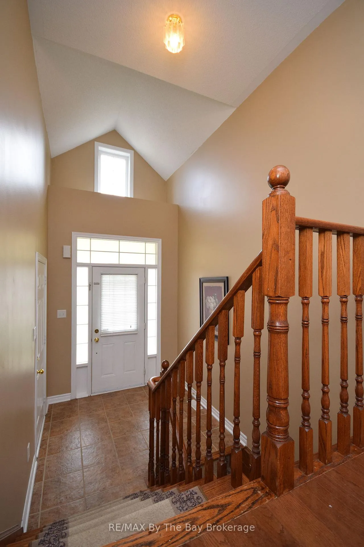 Photo 2 of 33 Tanager Crescent, Wasaga Beach — HOMEH