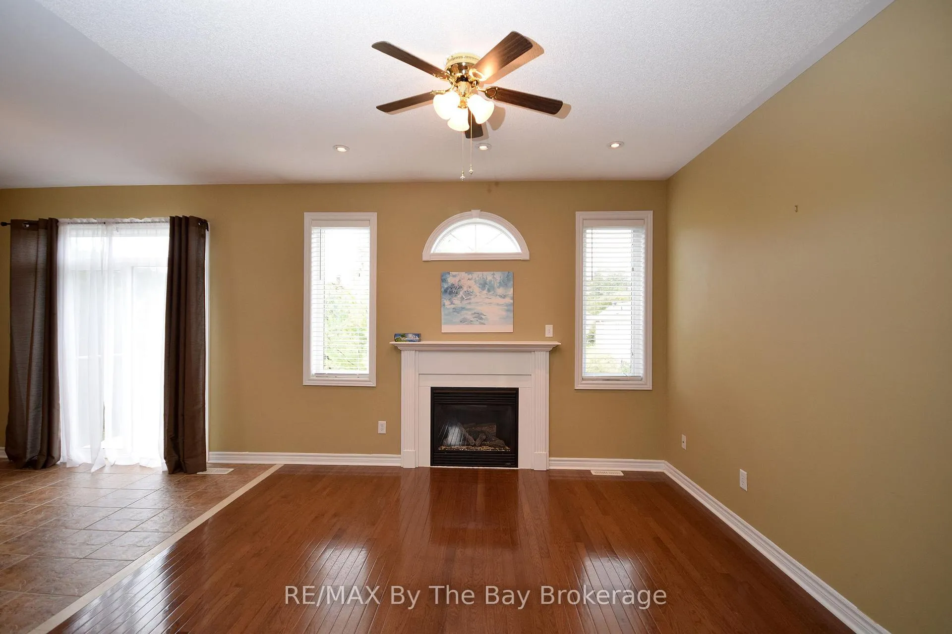 Photo 11 of 33 Tanager Crescent, Wasaga Beach — HOMEH