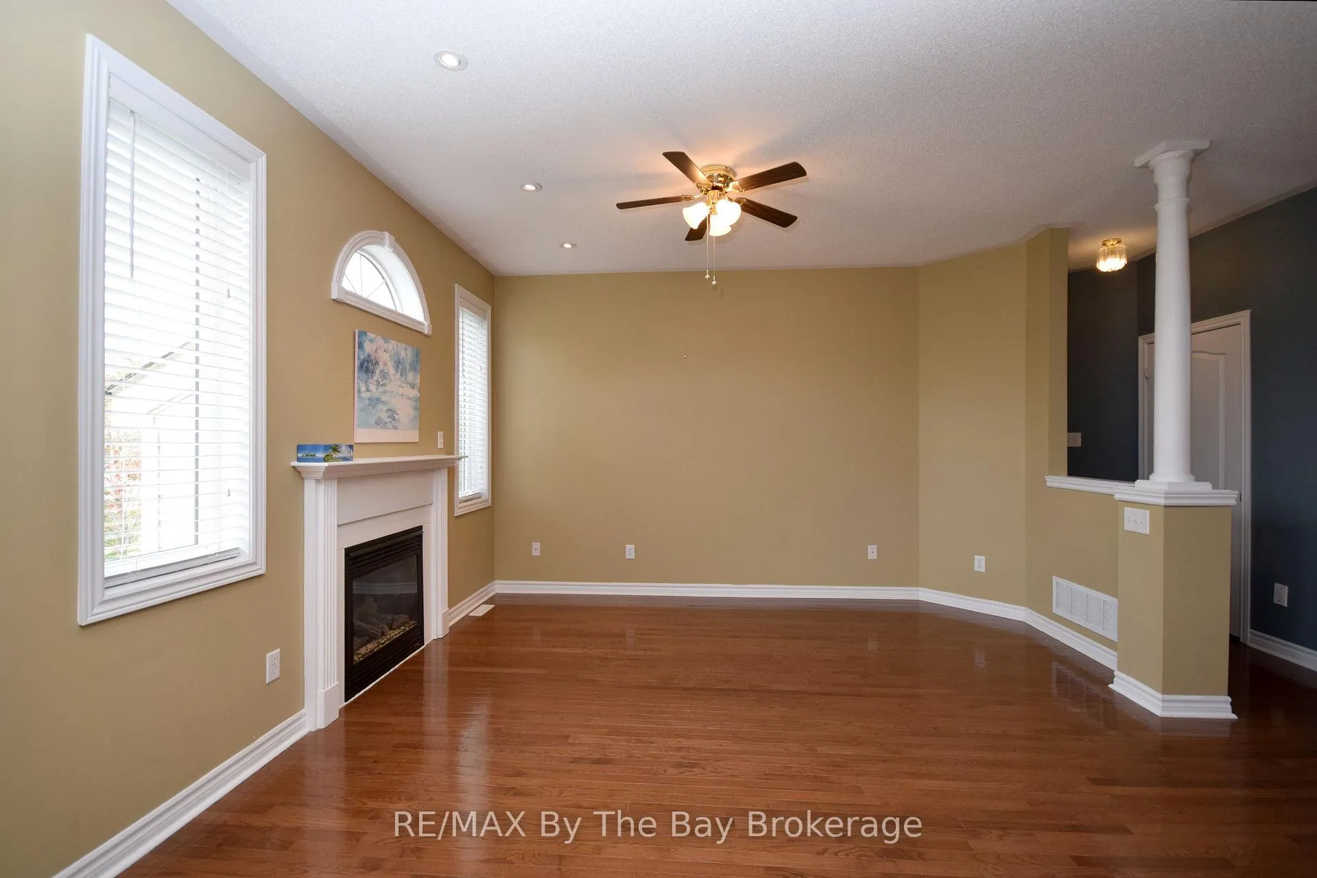 Photo 12 of 33 Tanager Crescent, Wasaga Beach — HOMEH