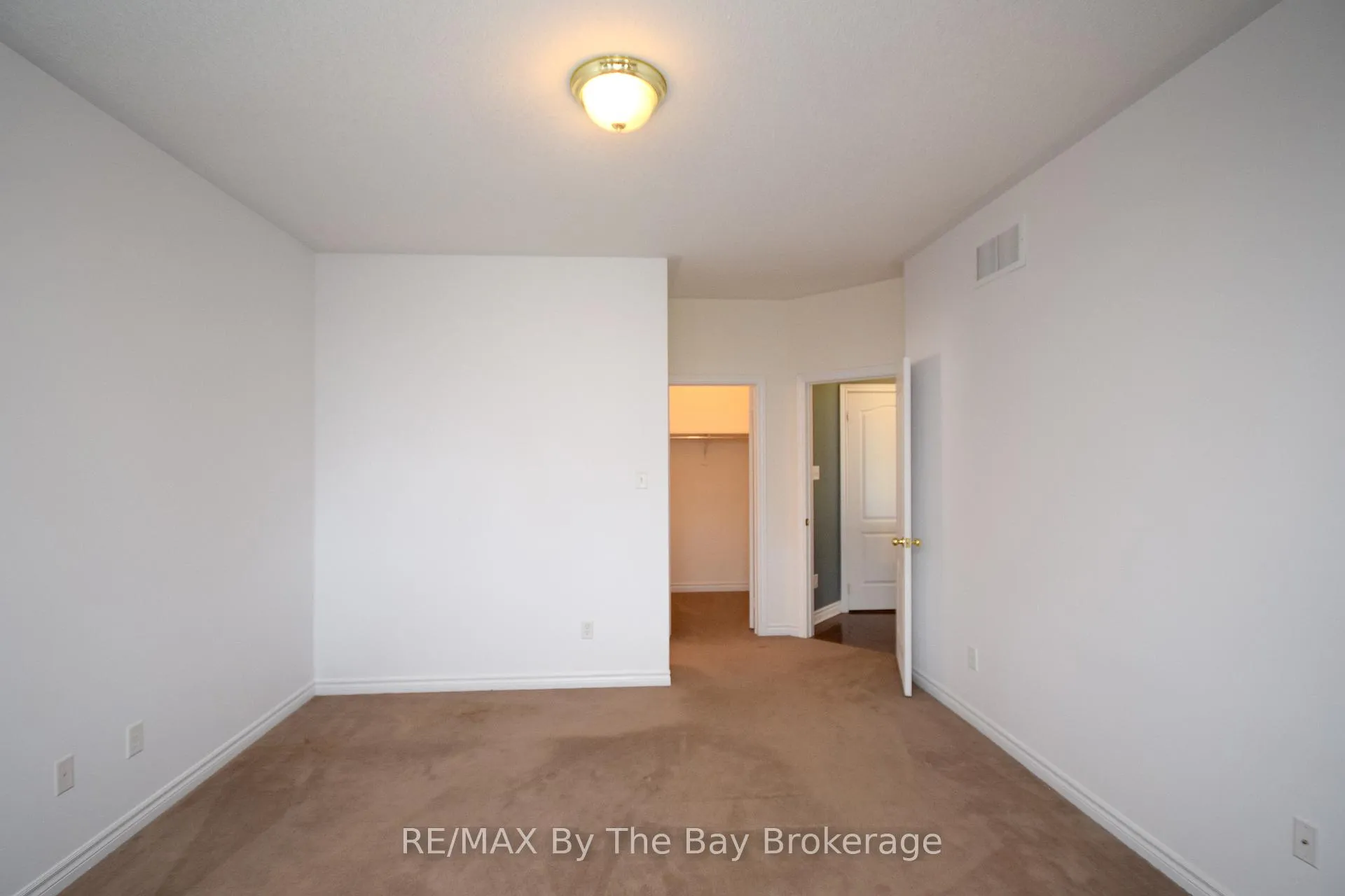 Photo 13 of 33 Tanager Crescent, Wasaga Beach — HOMEH