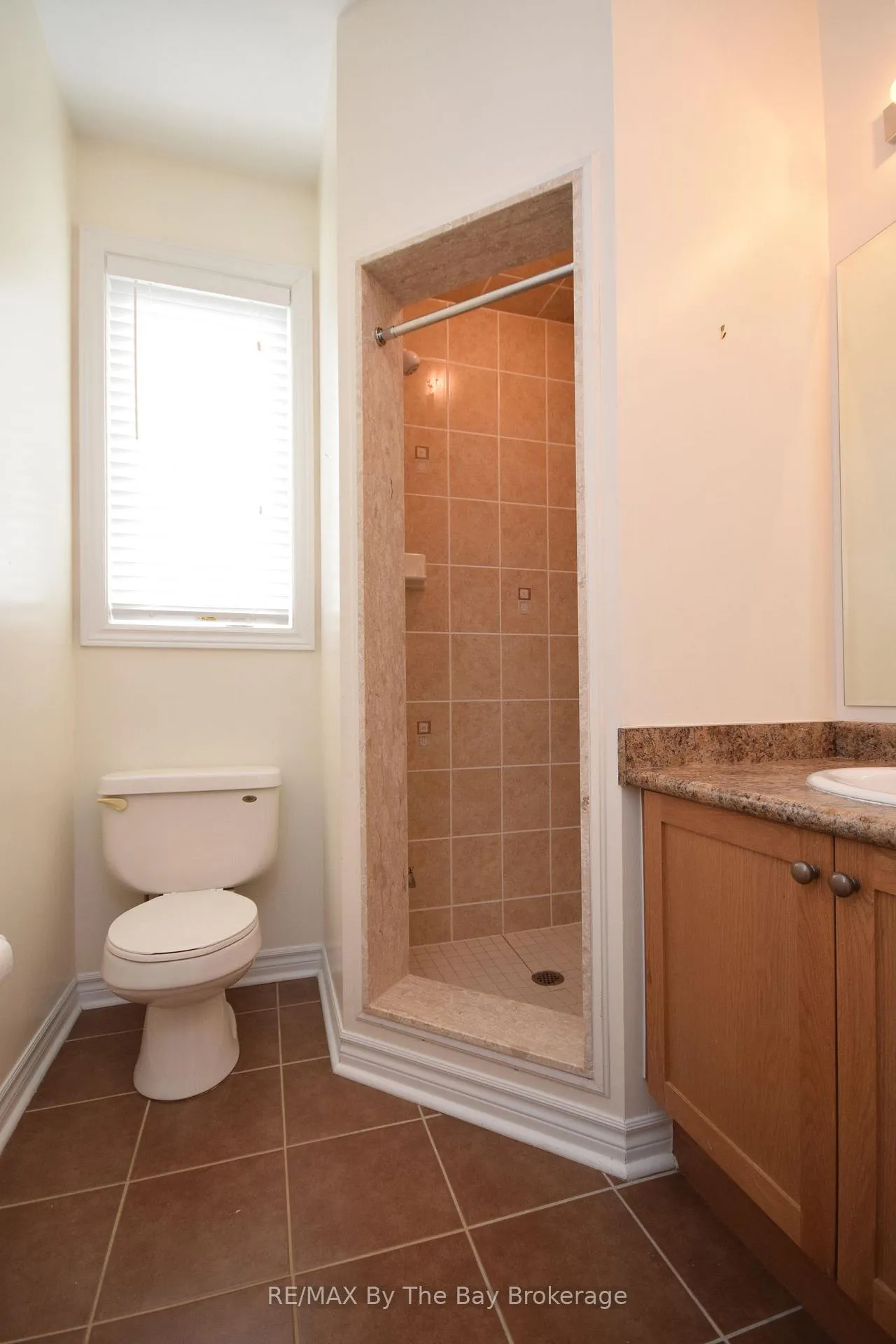 Photo 18 of 33 Tanager Crescent, Wasaga Beach — HOMEH