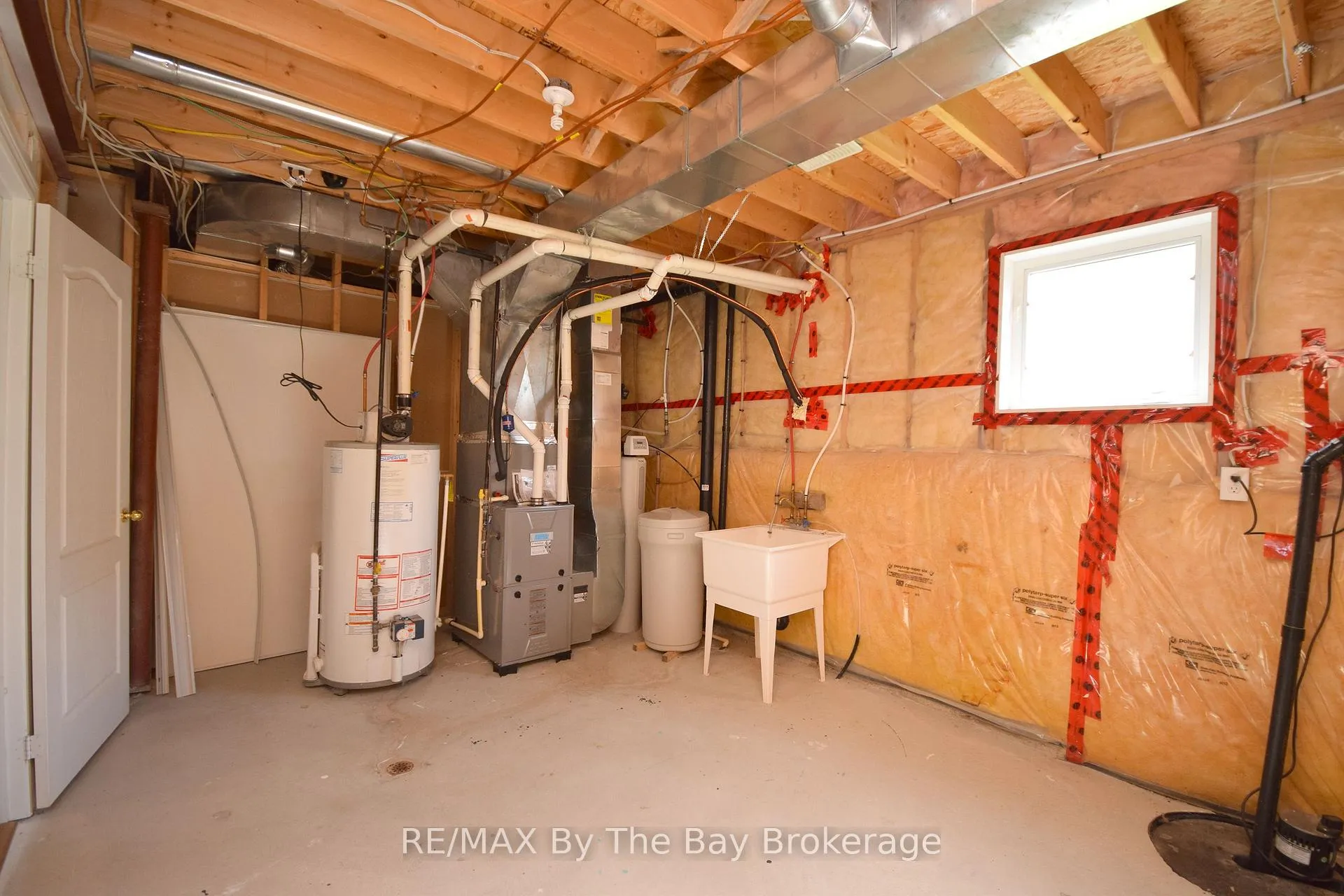 Photo 27 of 33 Tanager Crescent, Wasaga Beach — HOMEH