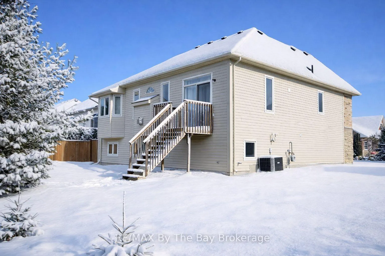 Photo 30 of 33 Tanager Crescent, Wasaga Beach — HOMEH