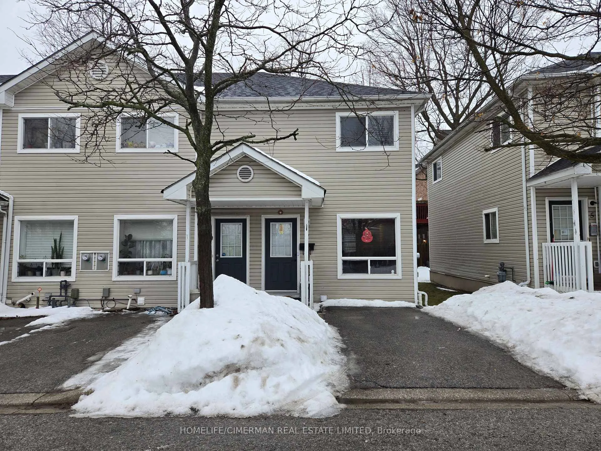 Front of Unit 6, 4277 Lawrence Avenue E