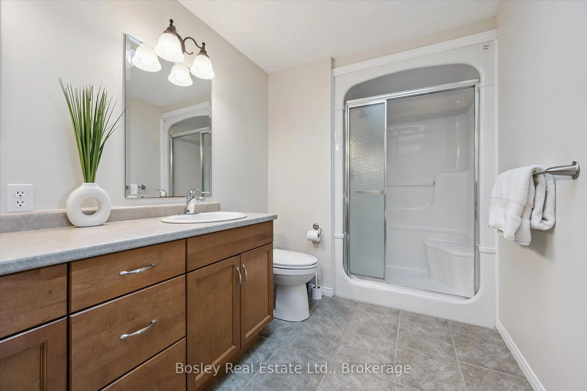 Photo 28 of 459 Townsend Drive, Woolwich, Breslau — HOMEH