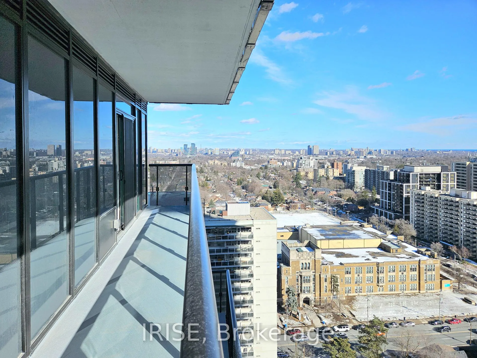 Photo 1 of Unit 2211, 117 Broadway Avenue, Toronto, Mount Pleasant West — HOMEH