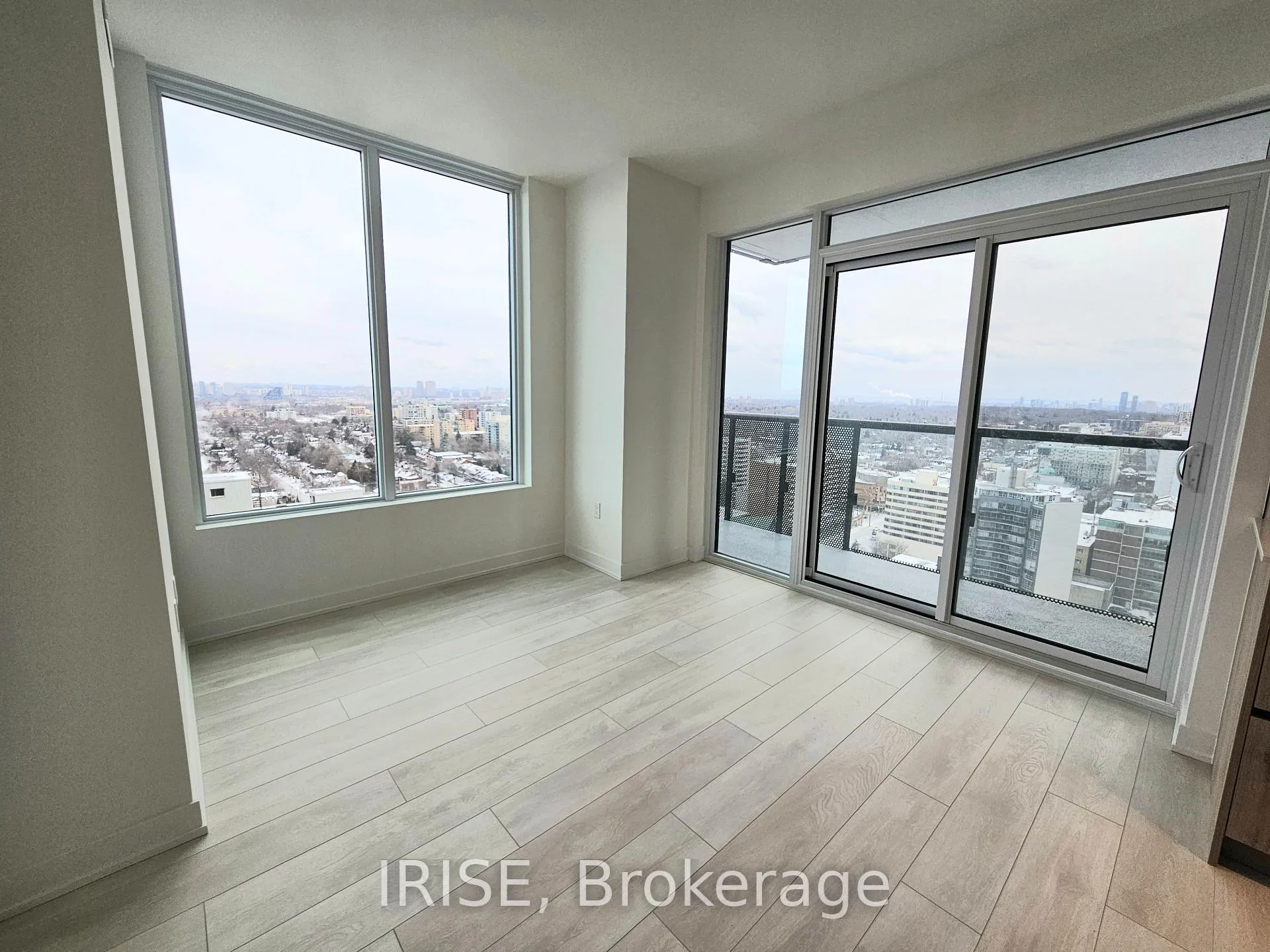 Photo 8 of Unit 2211, 117 Broadway Avenue, Toronto, Mount Pleasant West — HOMEH