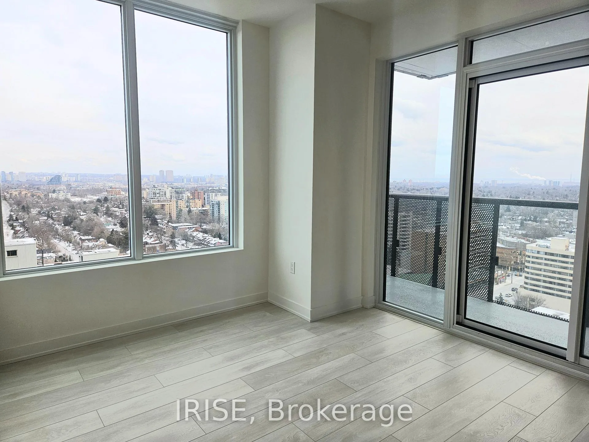 Photo 9 of Unit 2211, 117 Broadway Avenue, Toronto, Mount Pleasant West — HOMEH