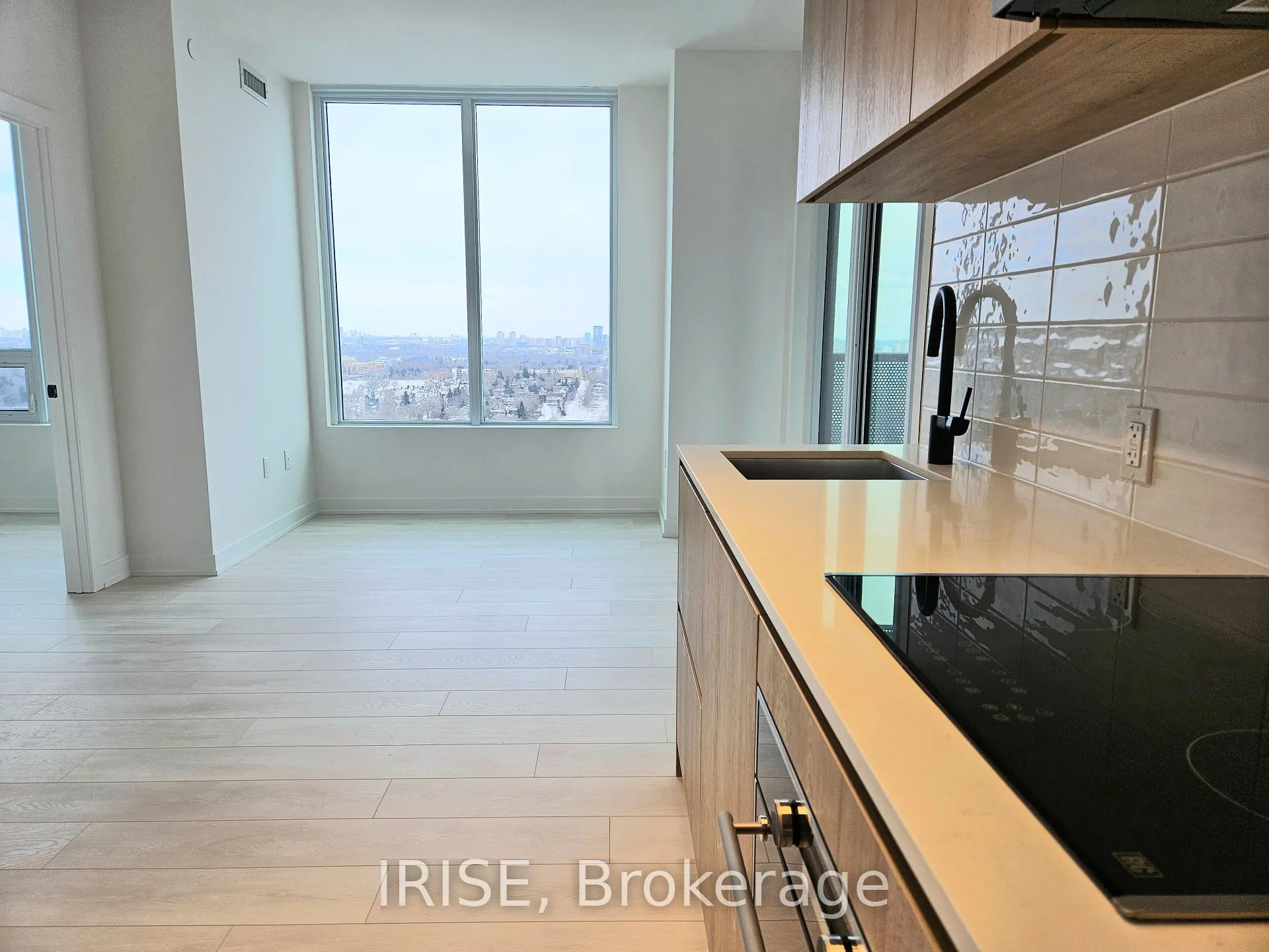 Photo 10 of Unit 2211, 117 Broadway Avenue, Toronto, Mount Pleasant West — HOMEH
