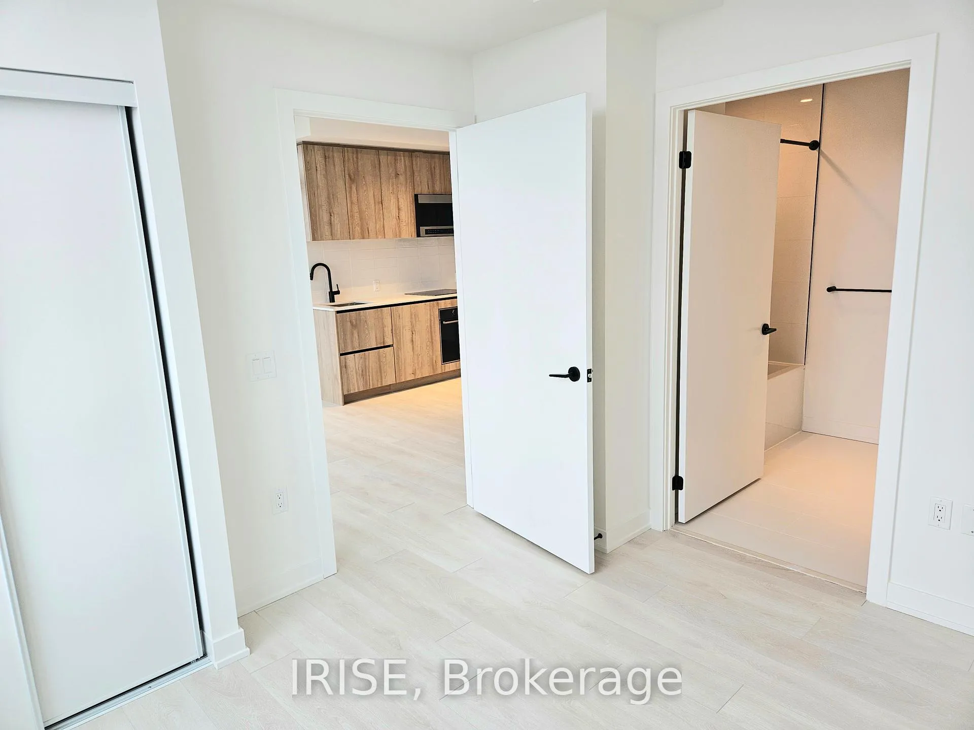 Photo 15 of Unit 2211, 117 Broadway Avenue, Toronto, Mount Pleasant West — HOMEH