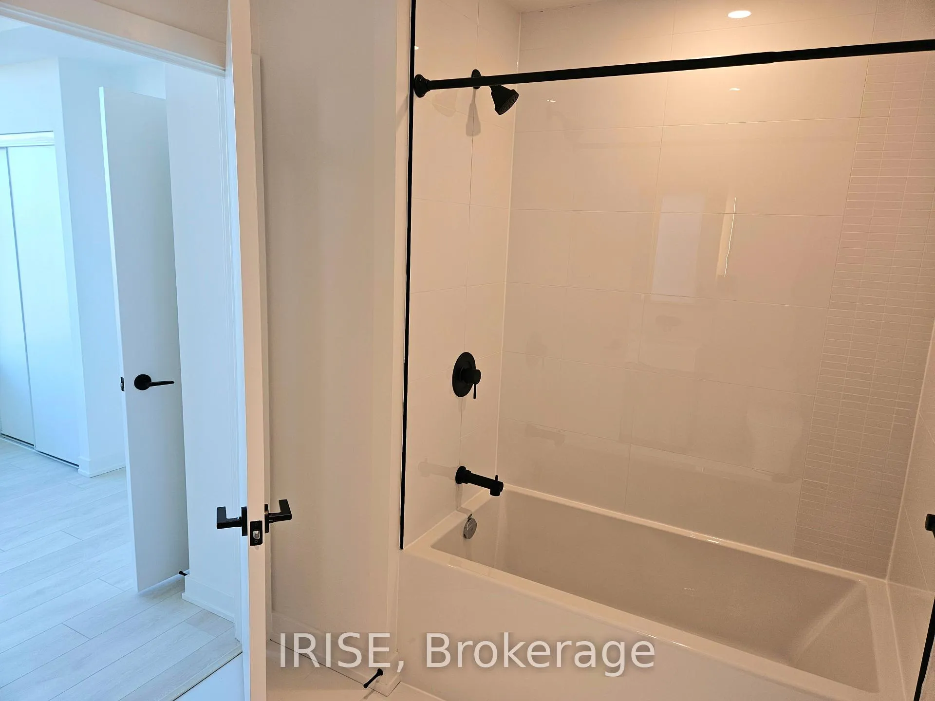 Photo 17 of Unit 2211, 117 Broadway Avenue, Toronto, Mount Pleasant West — HOMEH