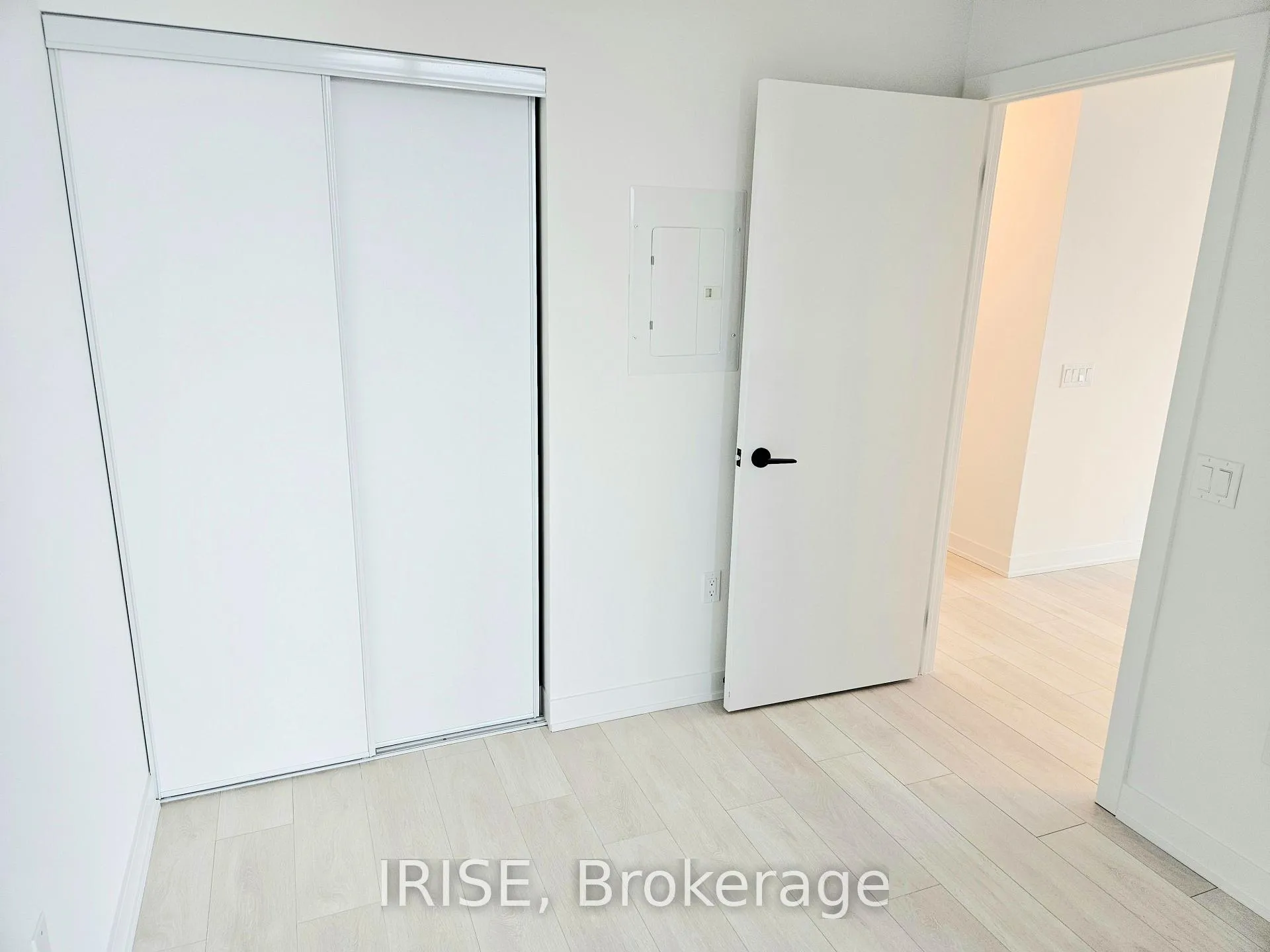 Photo 18 of Unit 2211, 117 Broadway Avenue, Toronto, Mount Pleasant West — HOMEH