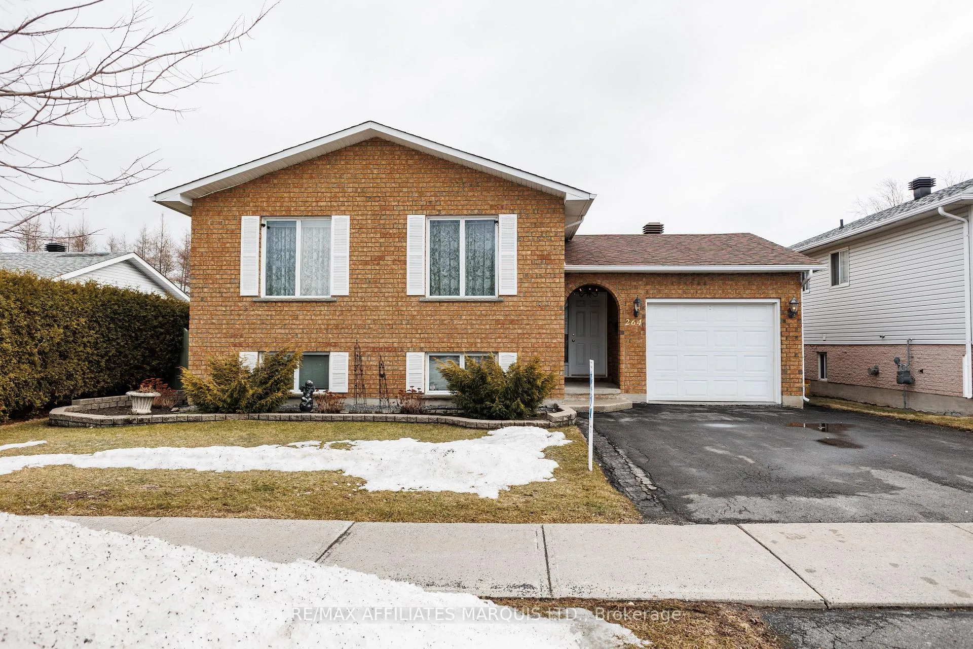 Photo 1 of 264 Ivan Crescent, Cornwall — HOMEH