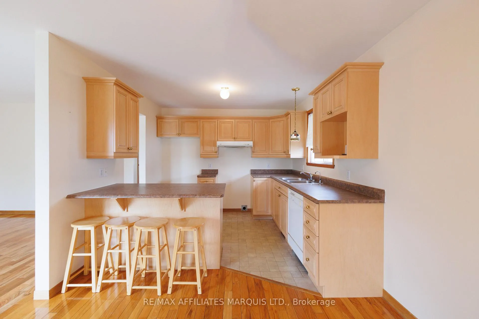 Photo 12 of 264 Ivan Crescent, Cornwall — HOMEH