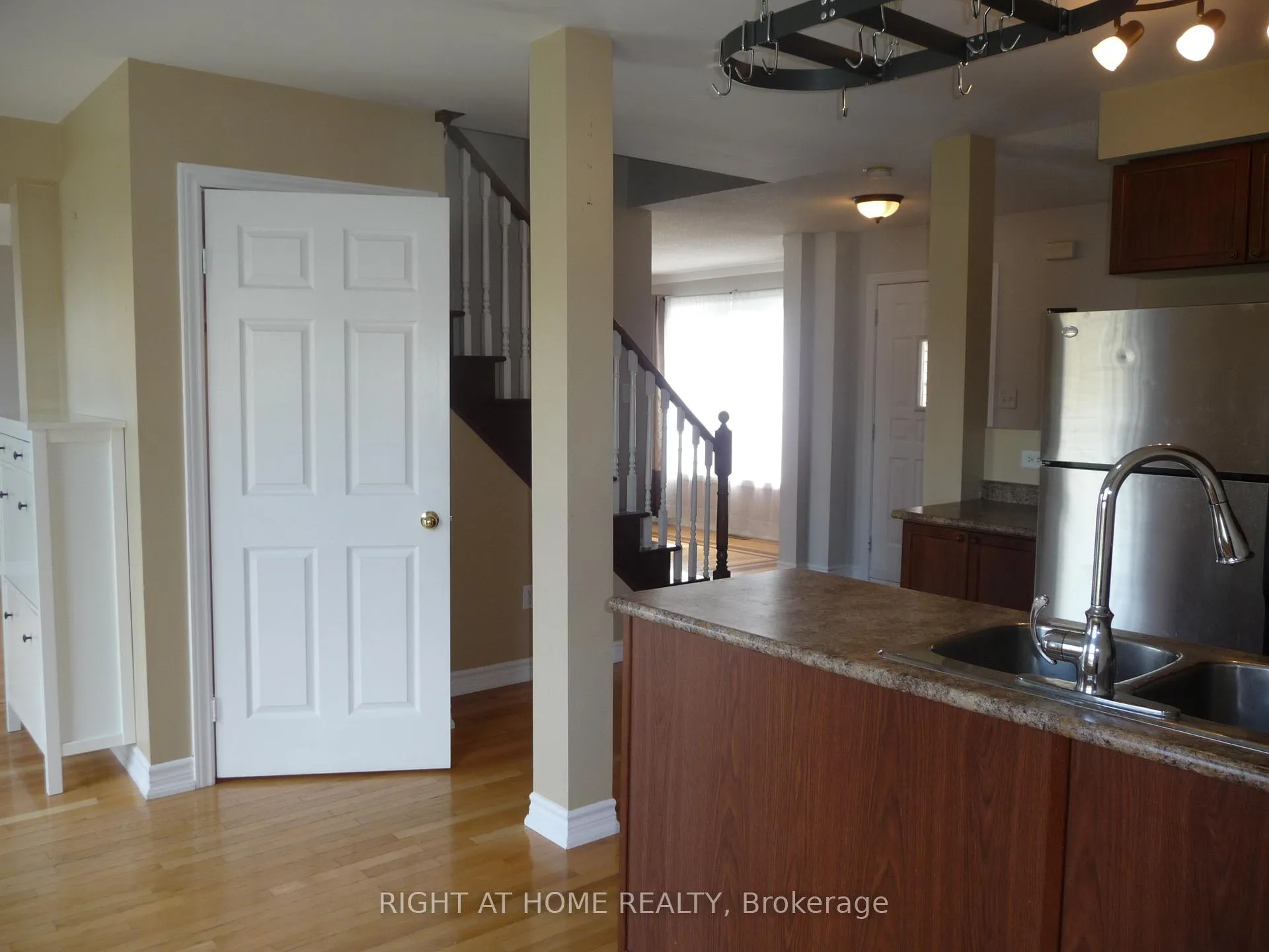 Photo 6 of 134 Dean Avenue, Barrie, Painswick South — HOMEH