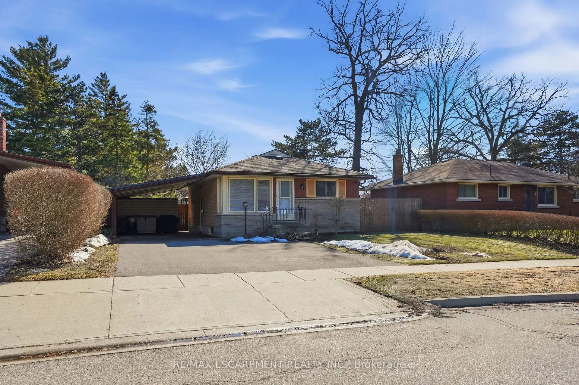 Photo 2 of 11 Alison Avenue, Waterloo — HOMEH