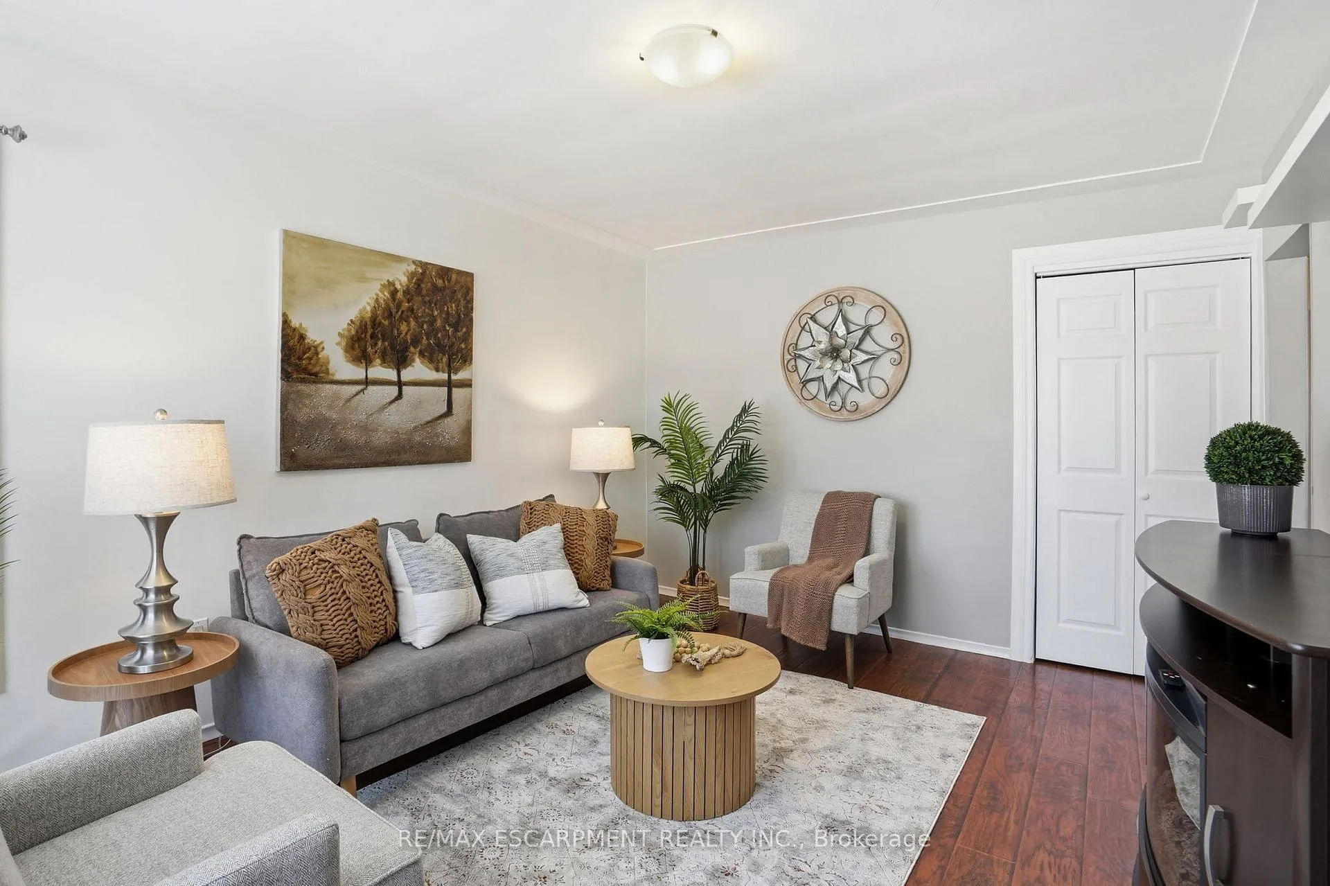 Photo 4 of 11 Alison Avenue, Waterloo — HOMEH
