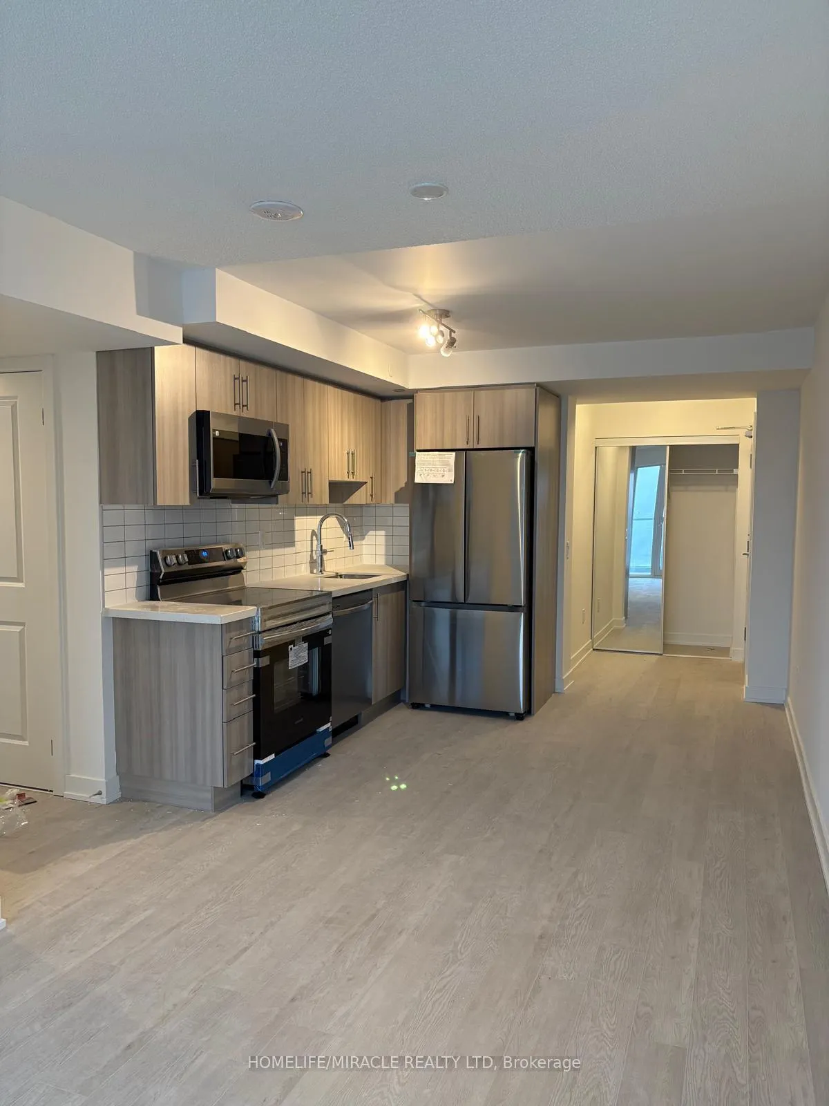 Photo 1 of Unit 1402, 1010 Sandy Beach Road, Pickering, Bay Ridges — HOMEH