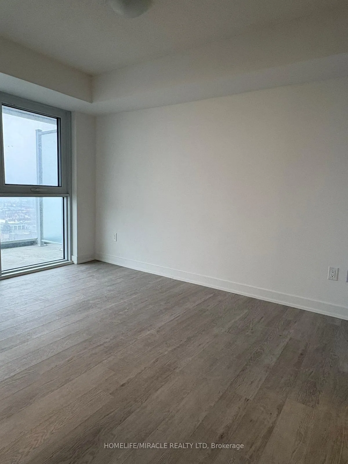 Photo 5 of Unit 1402, 1010 Sandy Beach Road, Pickering, Bay Ridges — HOMEH