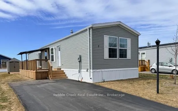 Front of 7 Lookout Lane N