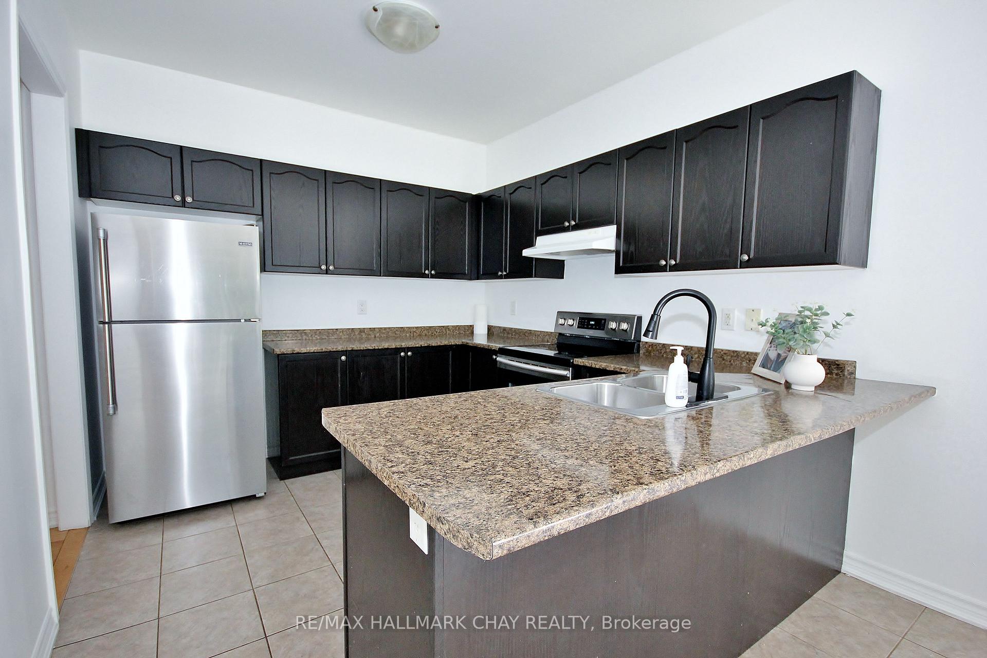Photo 6 of 2164 Dawson Crescent, Innisfil, Alcona — HOMEH