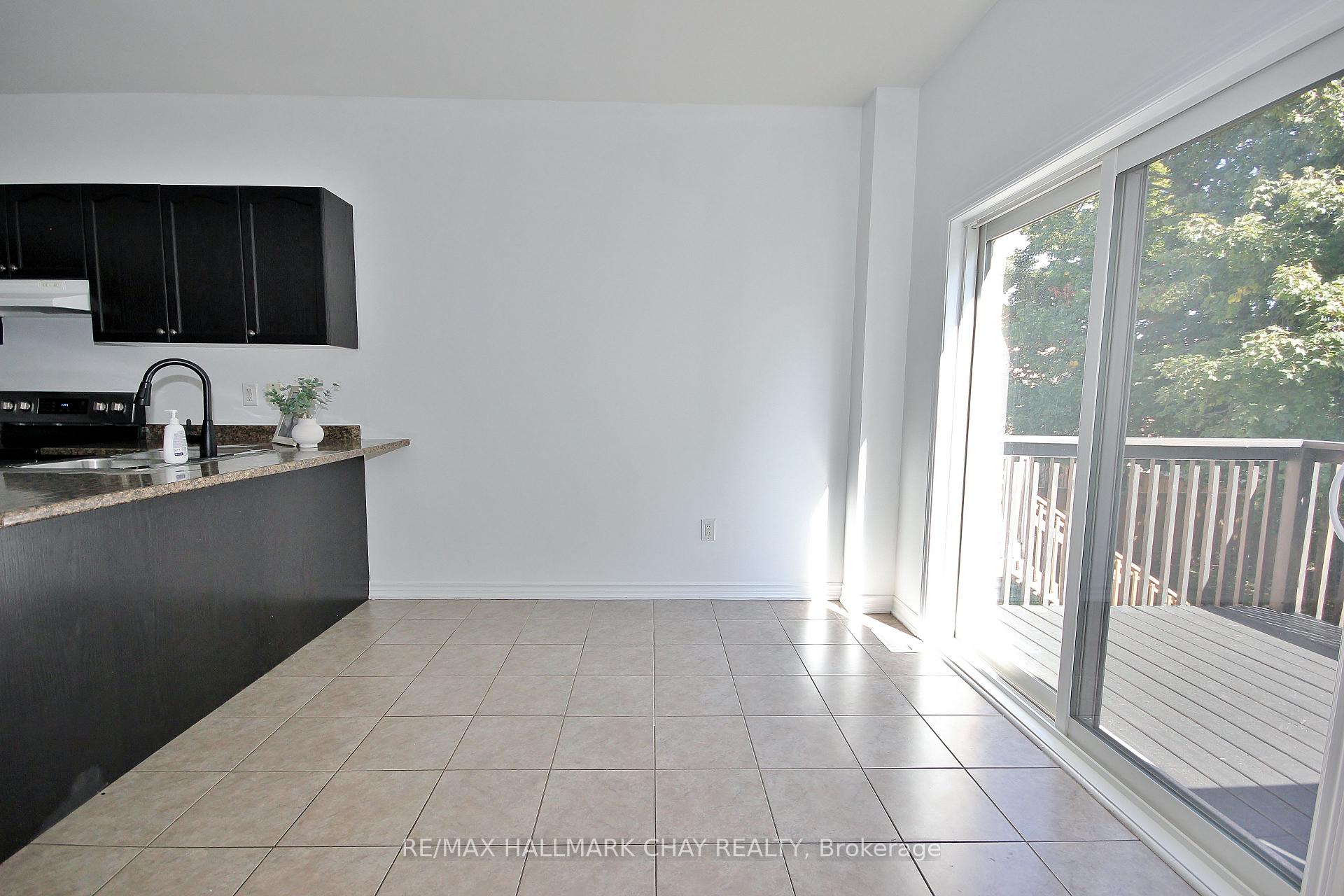 Photo 8 of 2164 Dawson Crescent, Innisfil, Alcona — HOMEH
