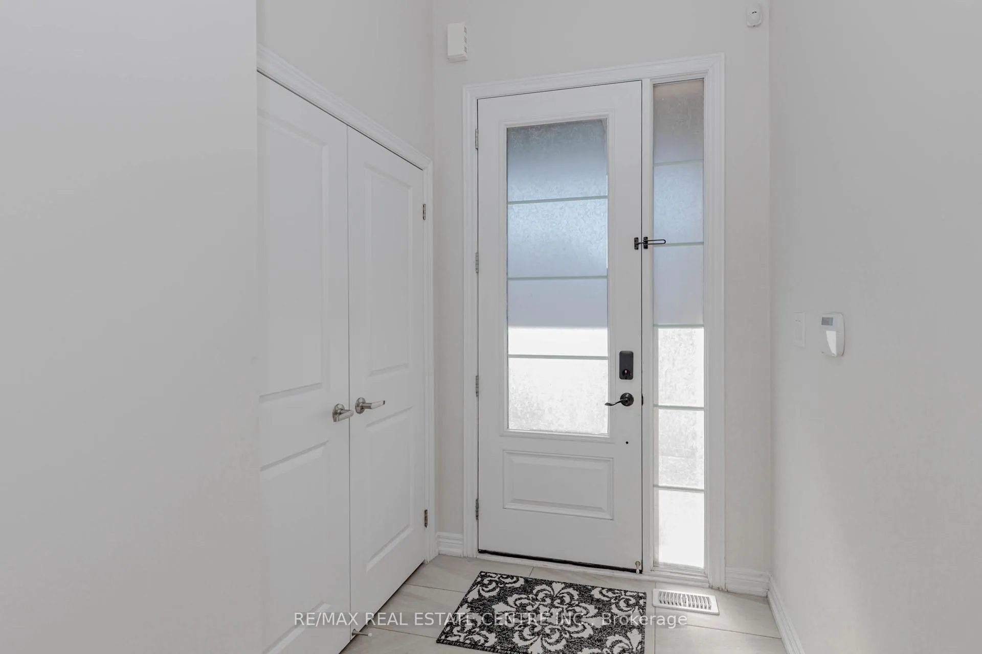 Photo 4 of 1335 Farmstead Drive, Milton, Ford — HOMEH