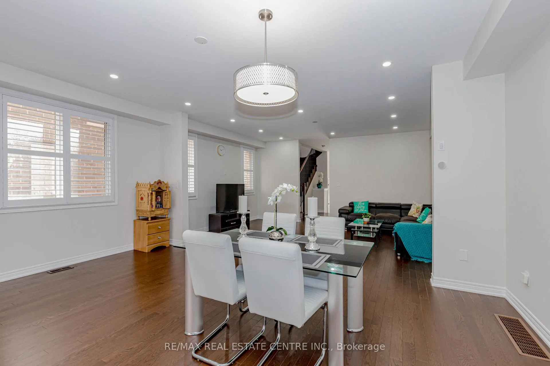 Photo 10 of 1335 Farmstead Drive, Milton, Ford — HOMEH