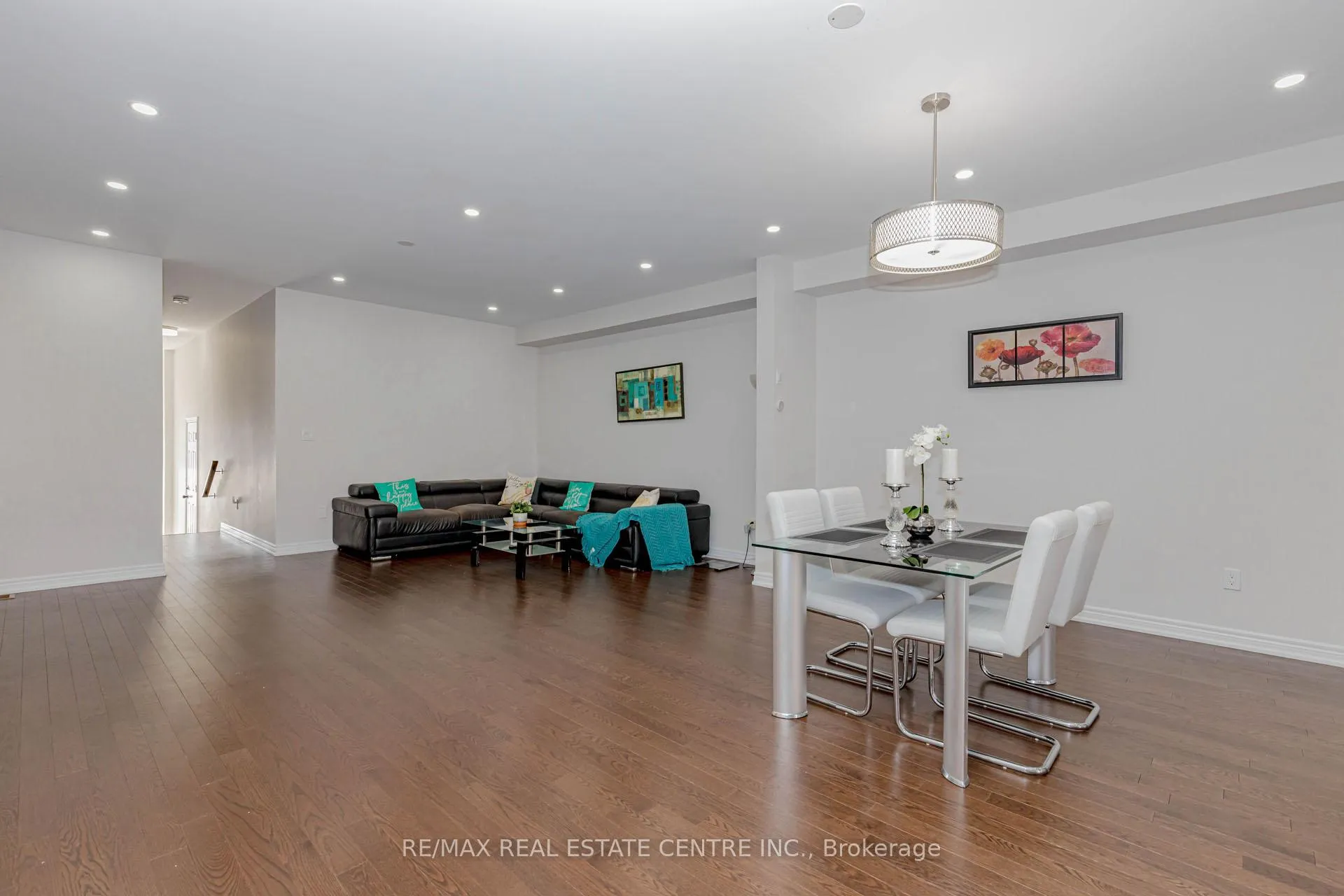 Photo 11 of 1335 Farmstead Drive, Milton, Ford — HOMEH