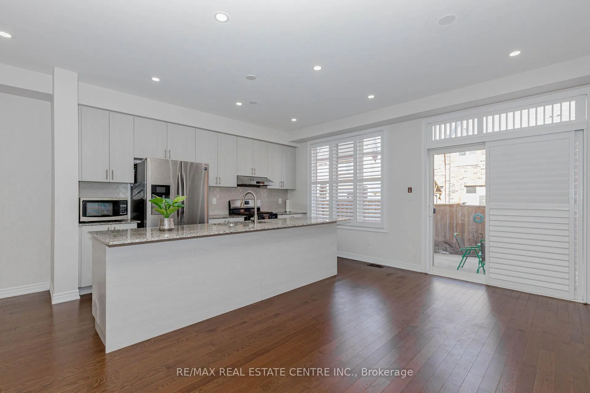 Photo 14 of 1335 Farmstead Drive, Milton, Ford — HOMEH
