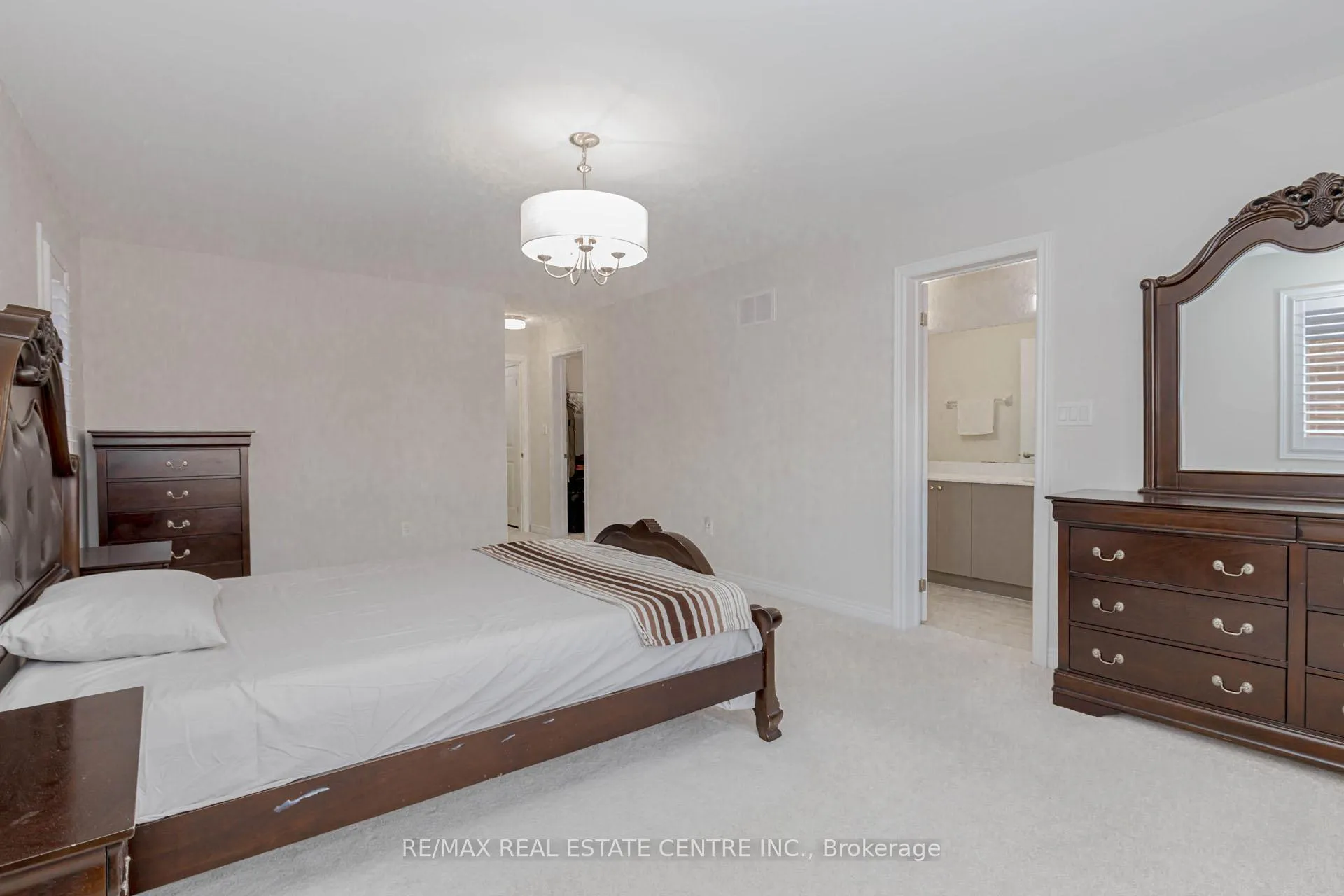 Photo 22 of 1335 Farmstead Drive, Milton, Ford — HOMEH
