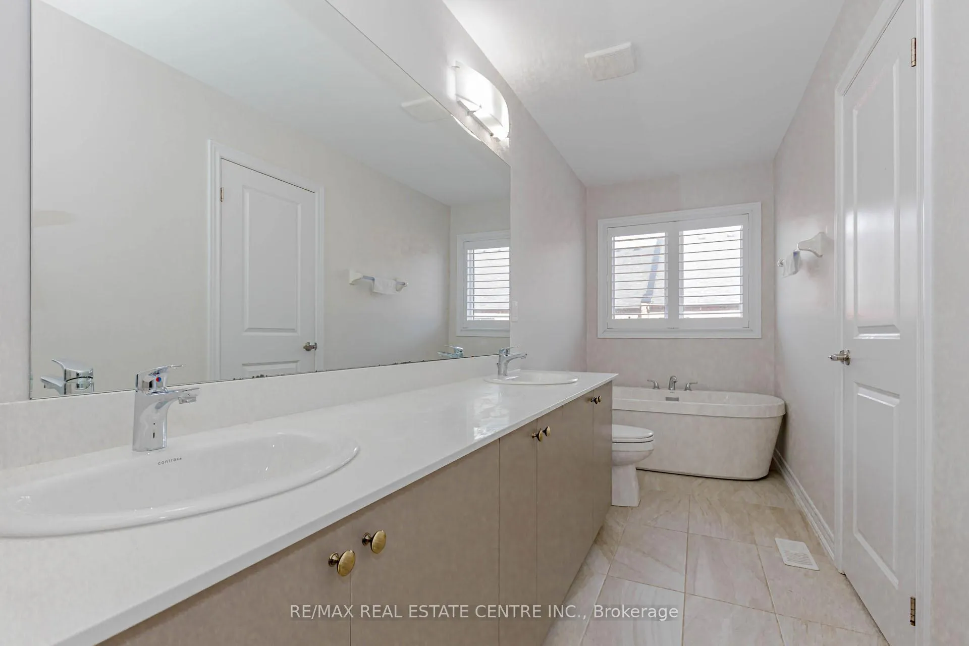 Photo 25 of 1335 Farmstead Drive, Milton, Ford — HOMEH