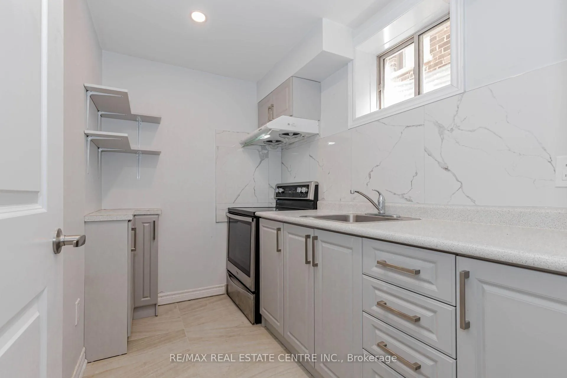 Photo 39 of 1335 Farmstead Drive, Milton, Ford — HOMEH