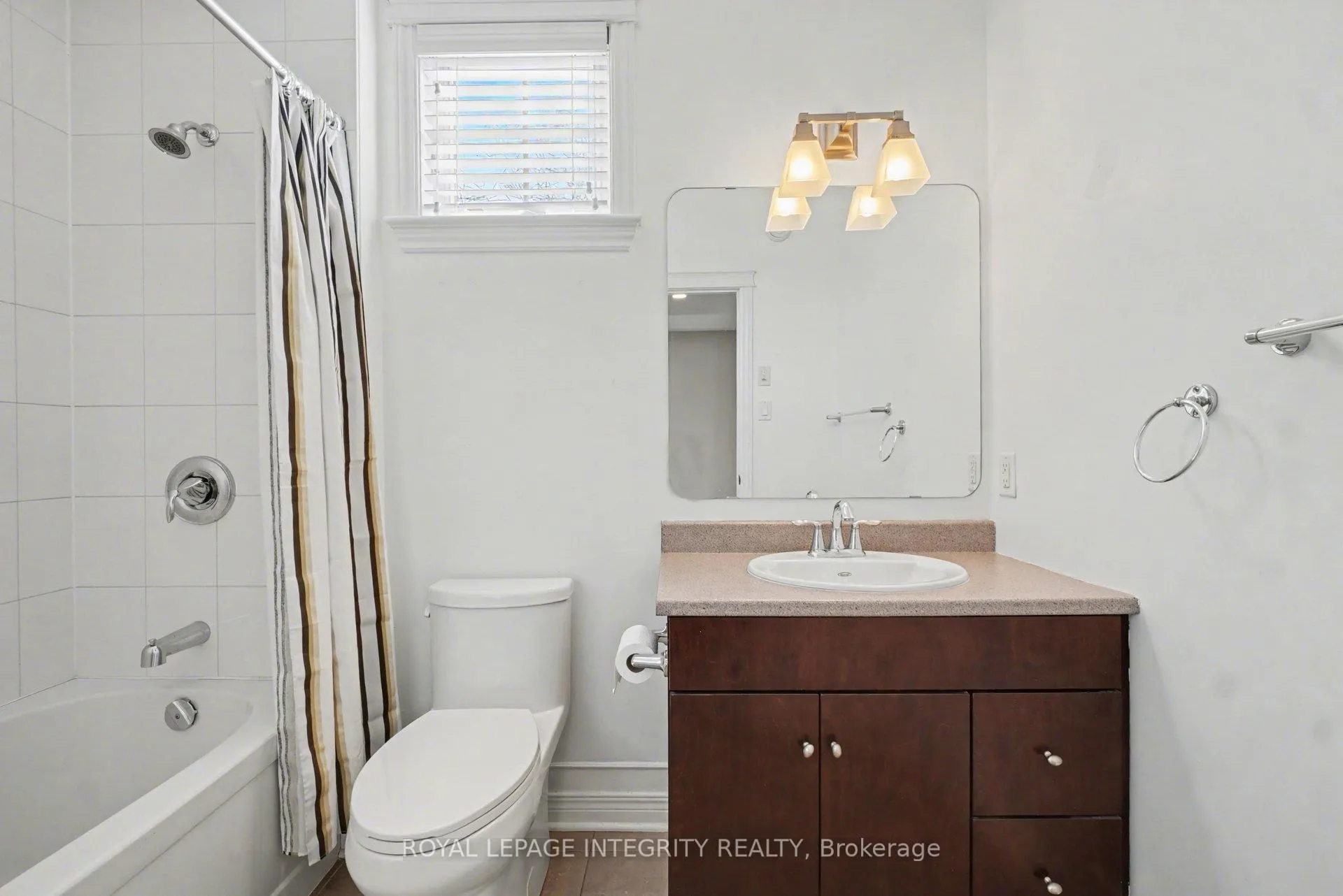 Photo 18 of 170 Solera Circle, Ottawa, Hunt Club Park/Greenboro — HOMEH