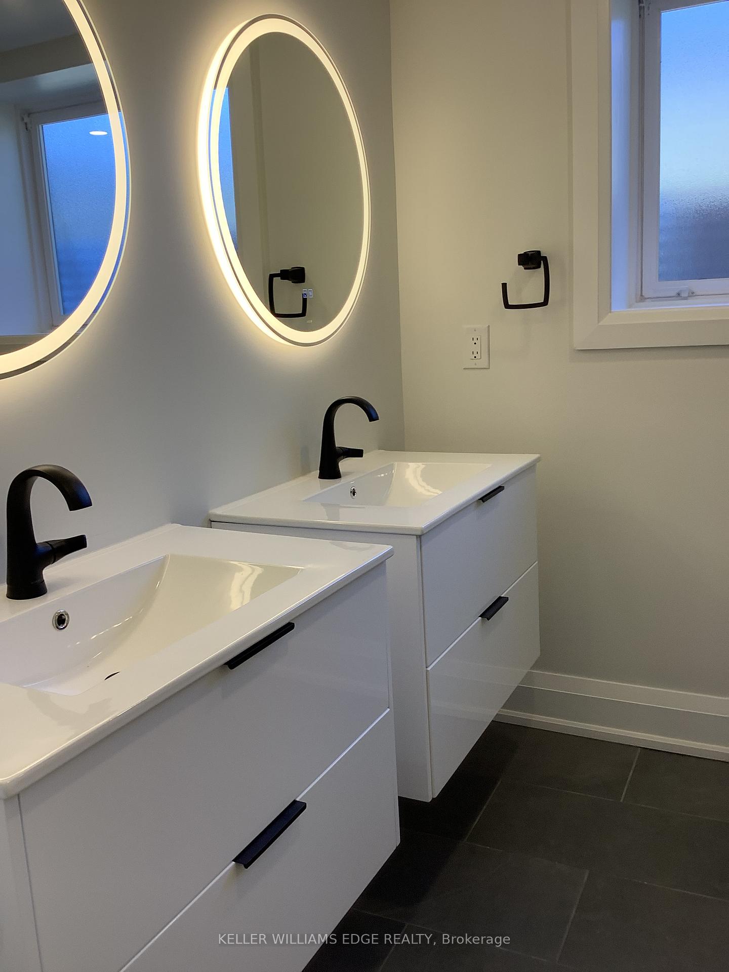 Photo 11 of Unit #2, 93 Purdy Crescent, Hamilton, Greeningdon — HOMEH
