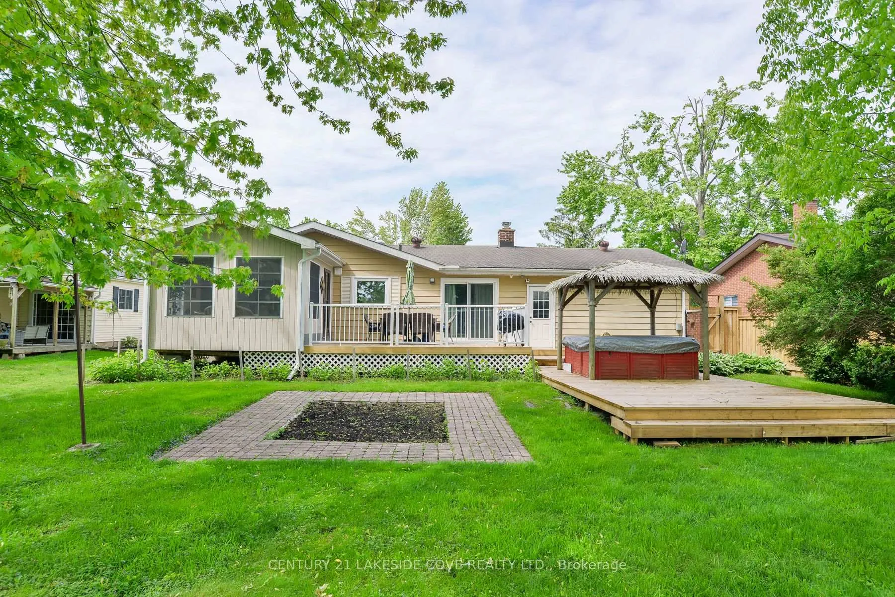 Front of 9 Pinetree Court