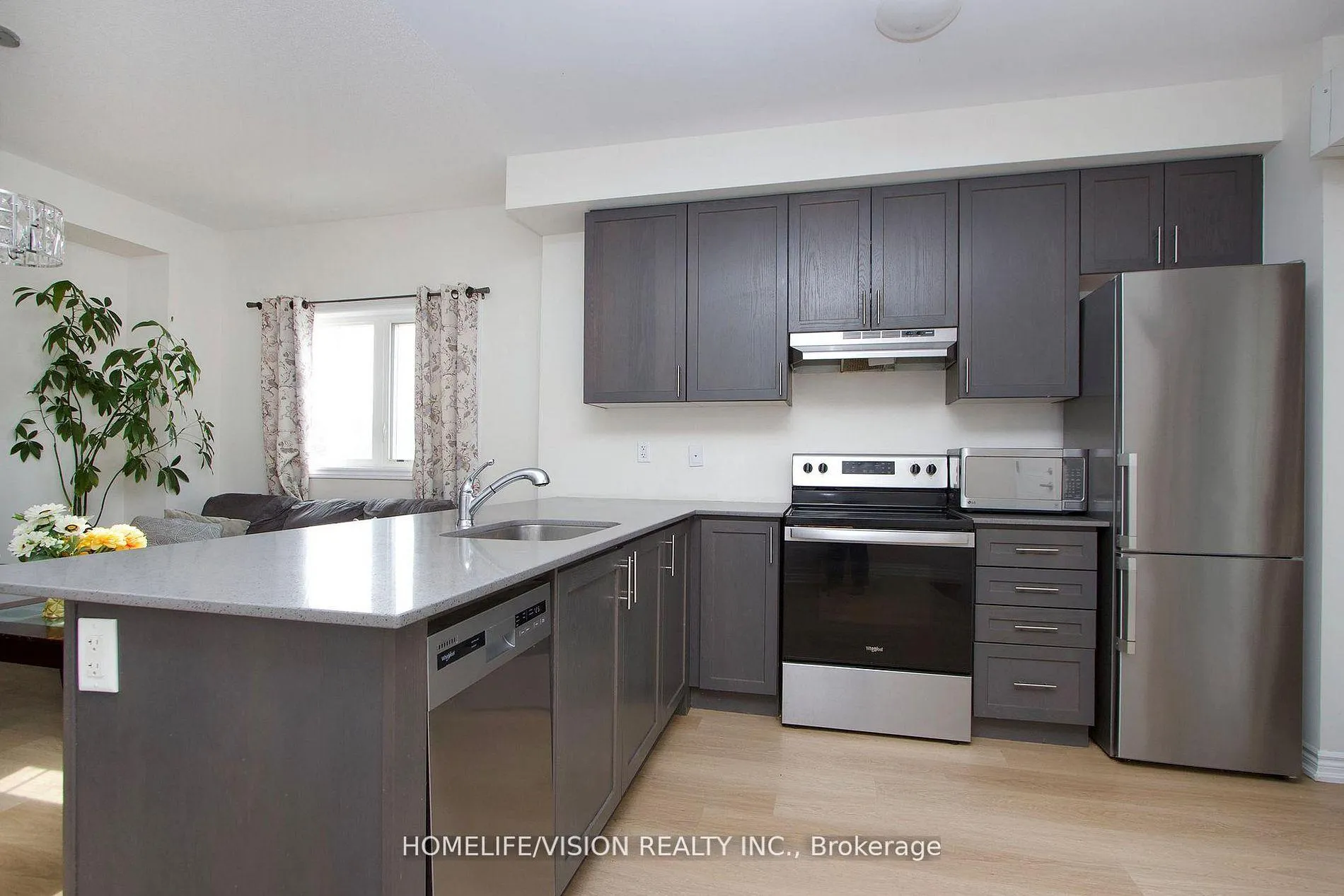 Photo 6 of Unit 12, 490 Beresford Path, Oshawa, Central — HOMEH
