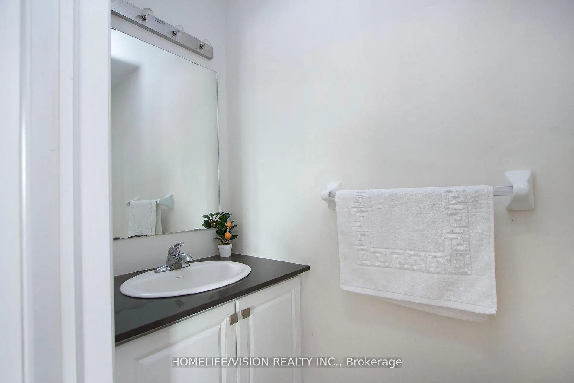 Photo 10 of Unit 12, 490 Beresford Path, Oshawa, Central — HOMEH