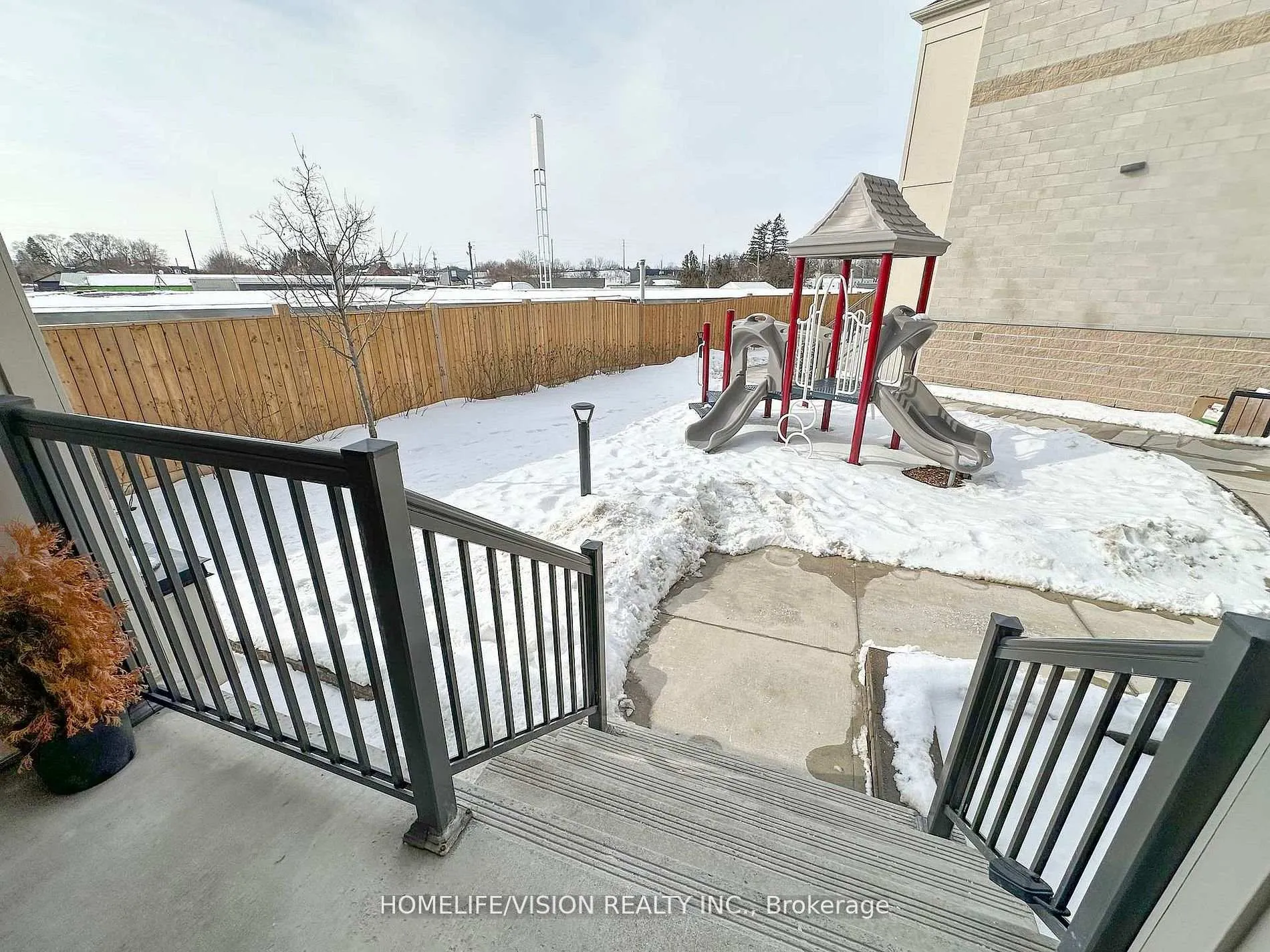 Photo 16 of Unit 12, 490 Beresford Path, Oshawa, Central — HOMEH