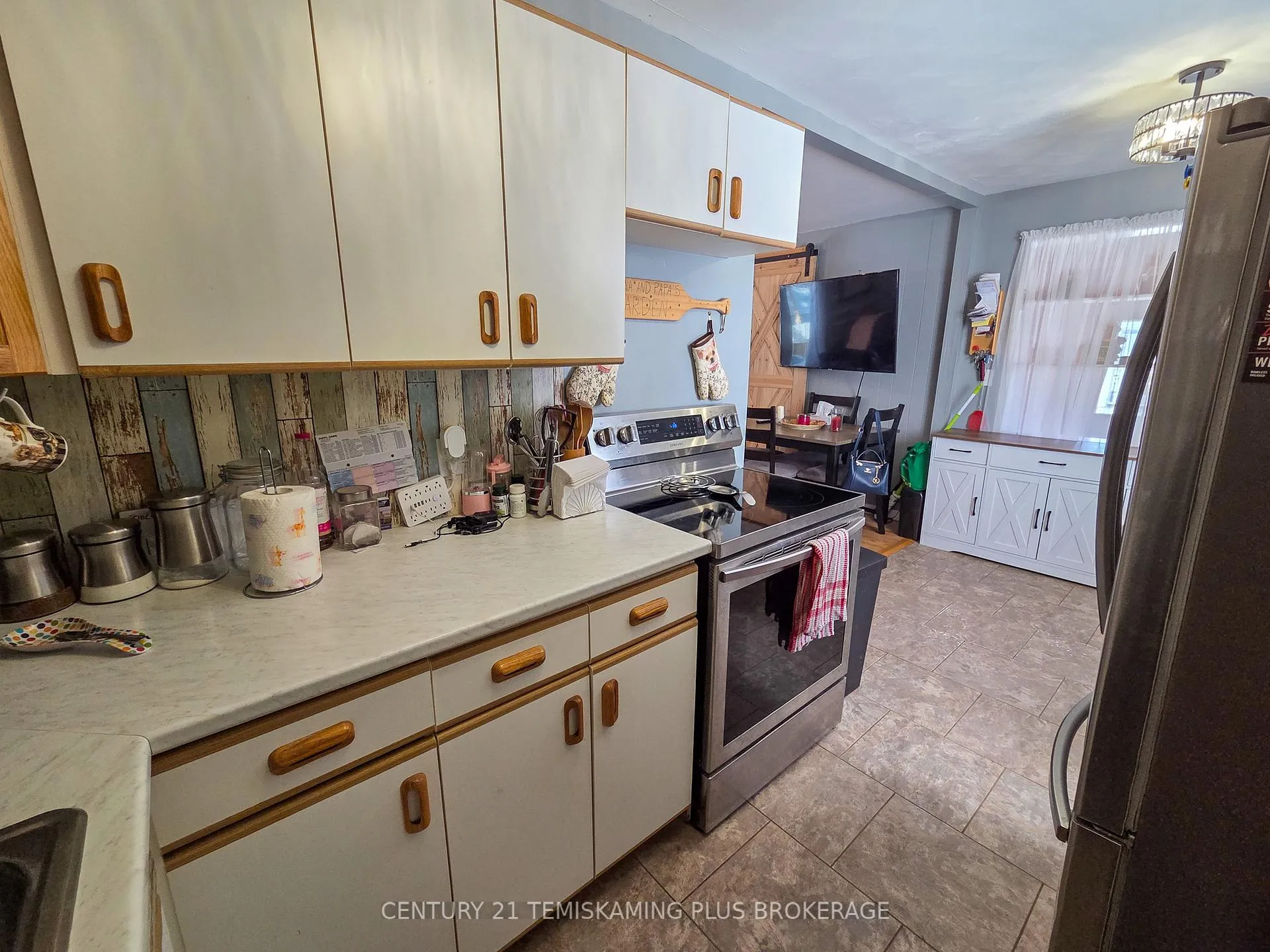 Photo 7 of 75 Seventh Avenue, Englehart — HOMEH