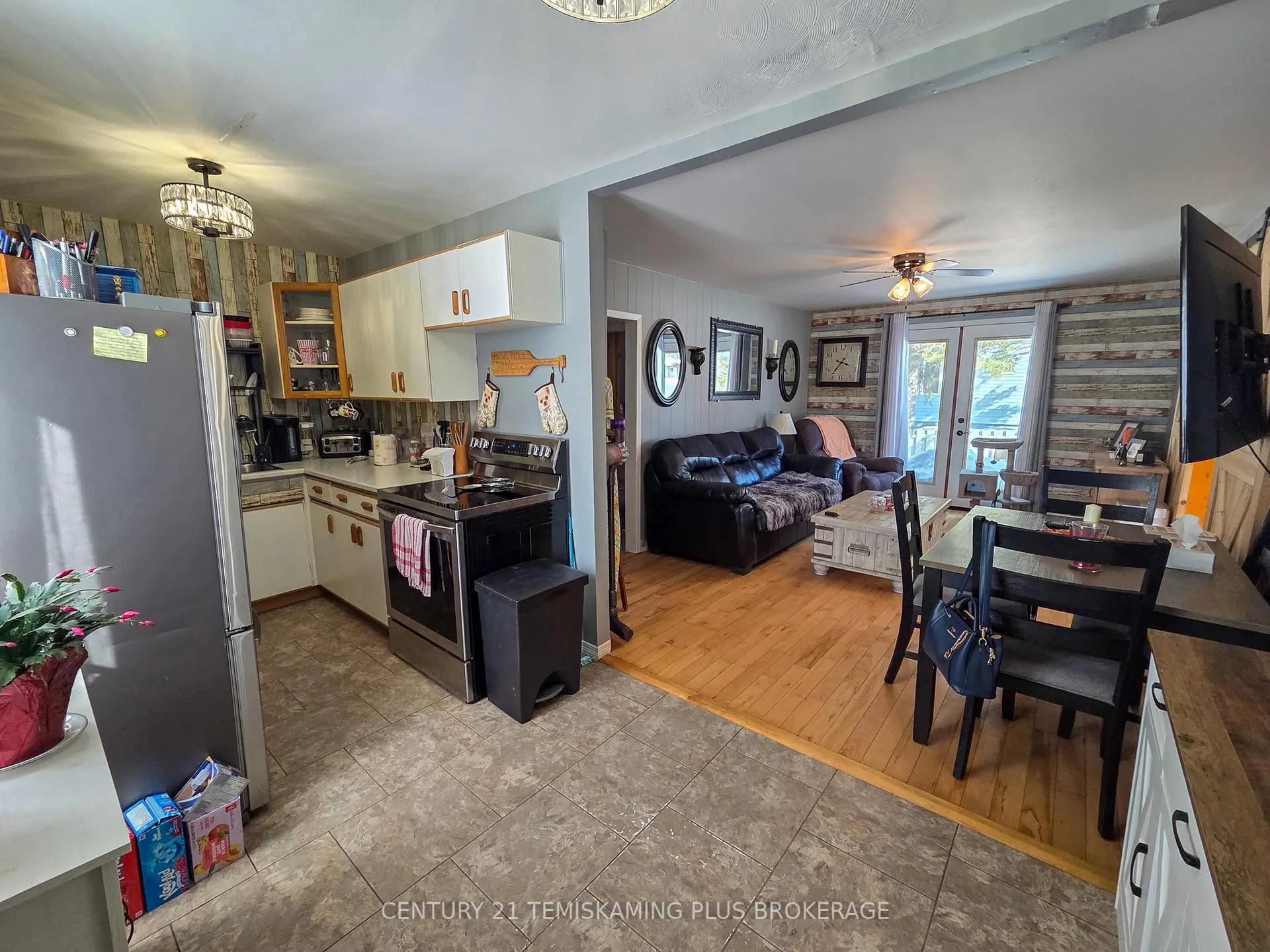 Photo 10 of 75 Seventh Avenue, Englehart — HOMEH