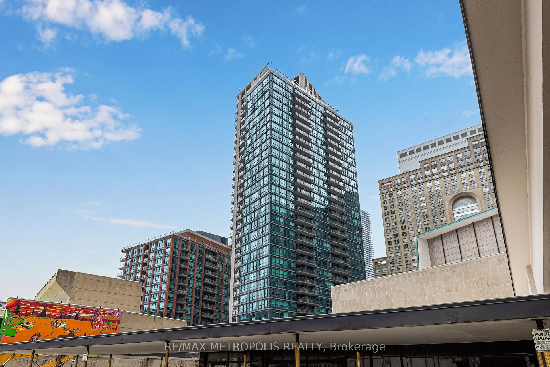 Photo 2 of Unit 605, 1 Scott Street, Toronto, Waterfront Communities — HOMEH