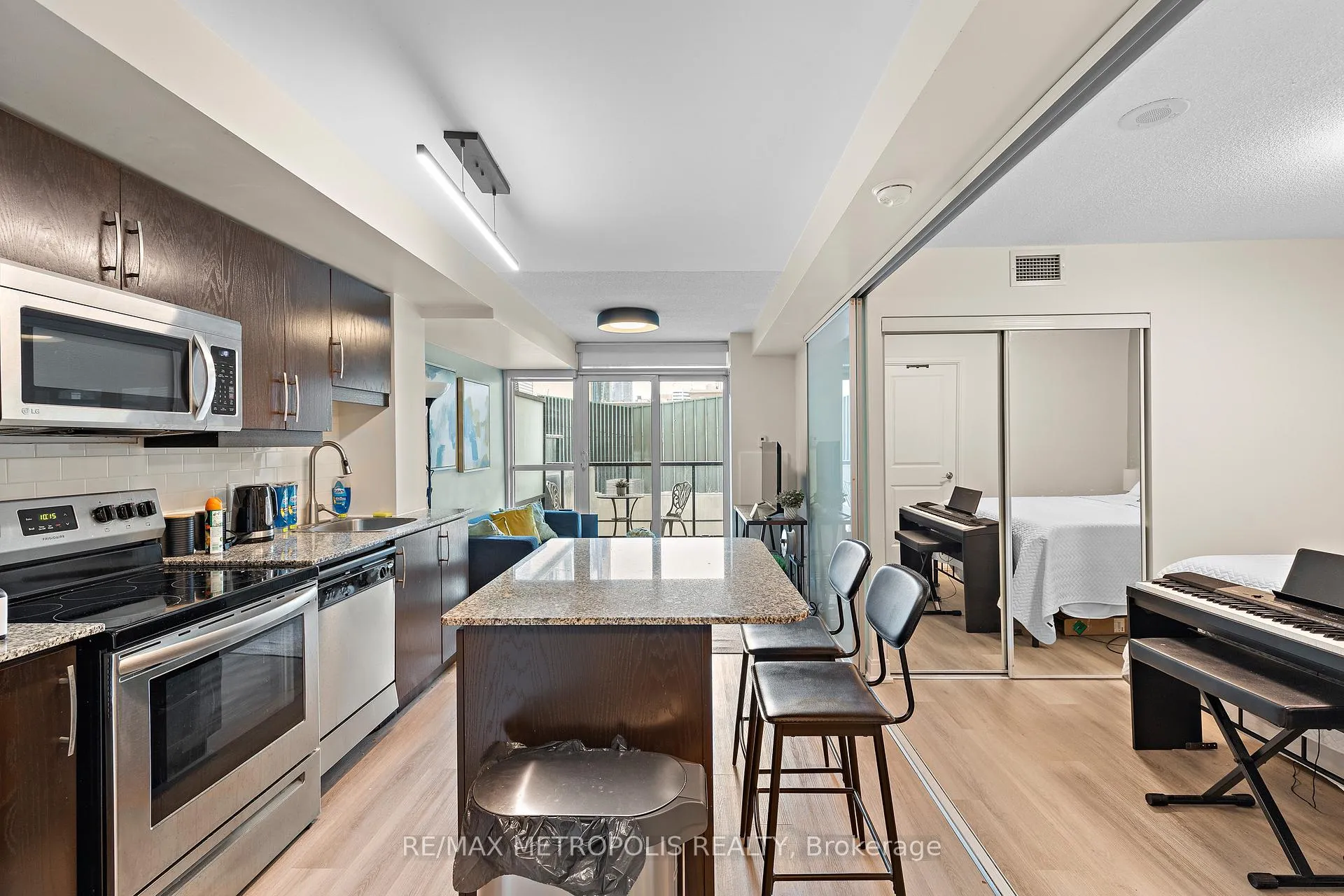 Photo 5 of Unit 605, 1 Scott Street, Toronto, Waterfront Communities — HOMEH