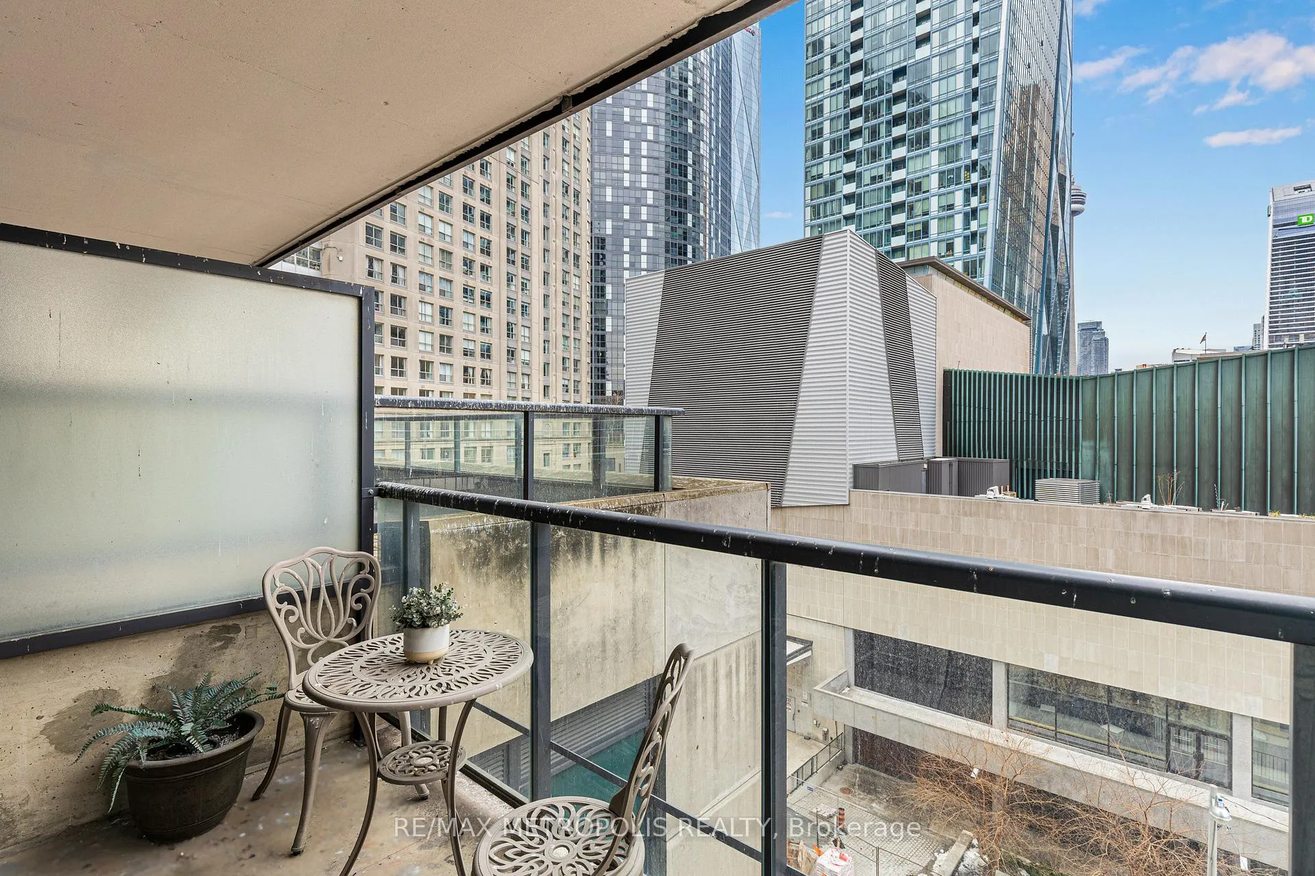 Photo 14 of Unit 605, 1 Scott Street, Toronto, Waterfront Communities — HOMEH
