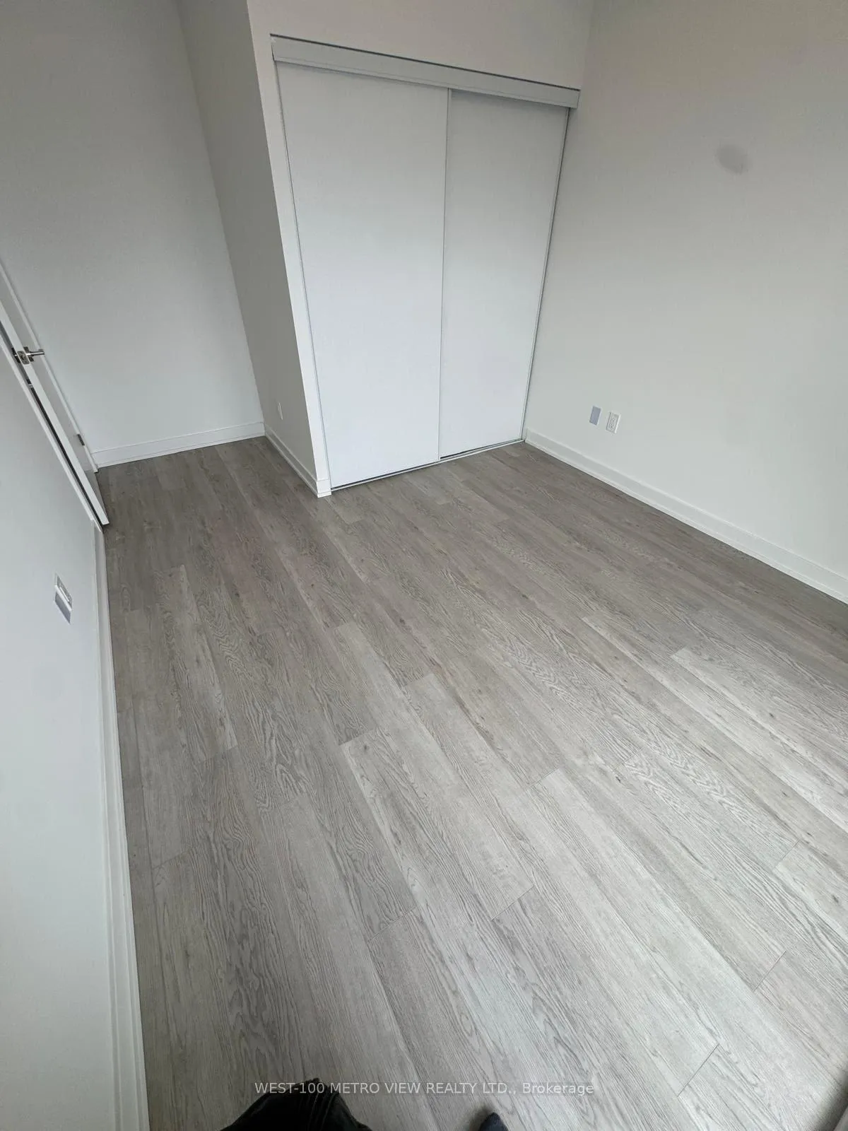 Photo 7 of Unit 1606, 1010 Sandy Beach Road, Pickering, Bay Ridges — HOMEH