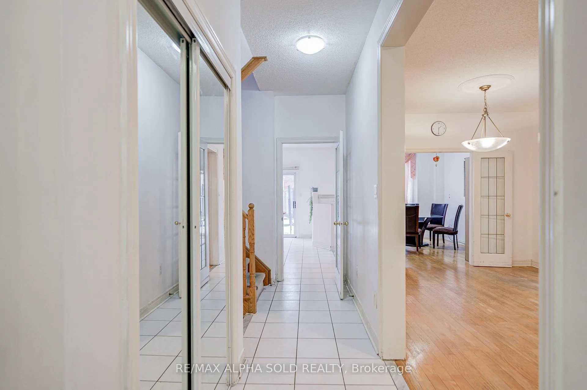 Photo 6 of 7 Whistler Court, Markham, Milliken Mills West — HOMEH