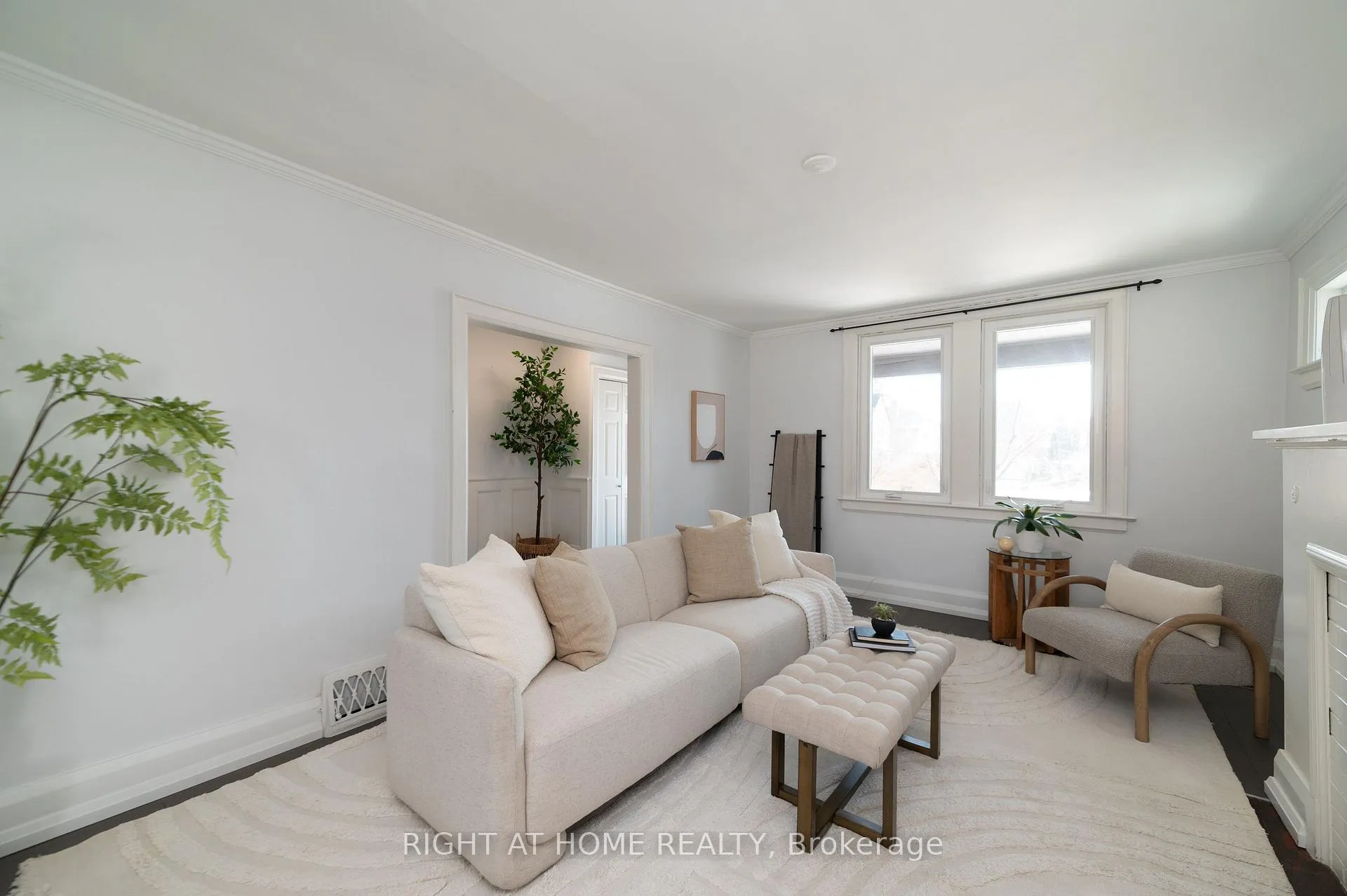 Photo 7 of 12 Jones Avenue, Oshawa, Centennial — HOMEH