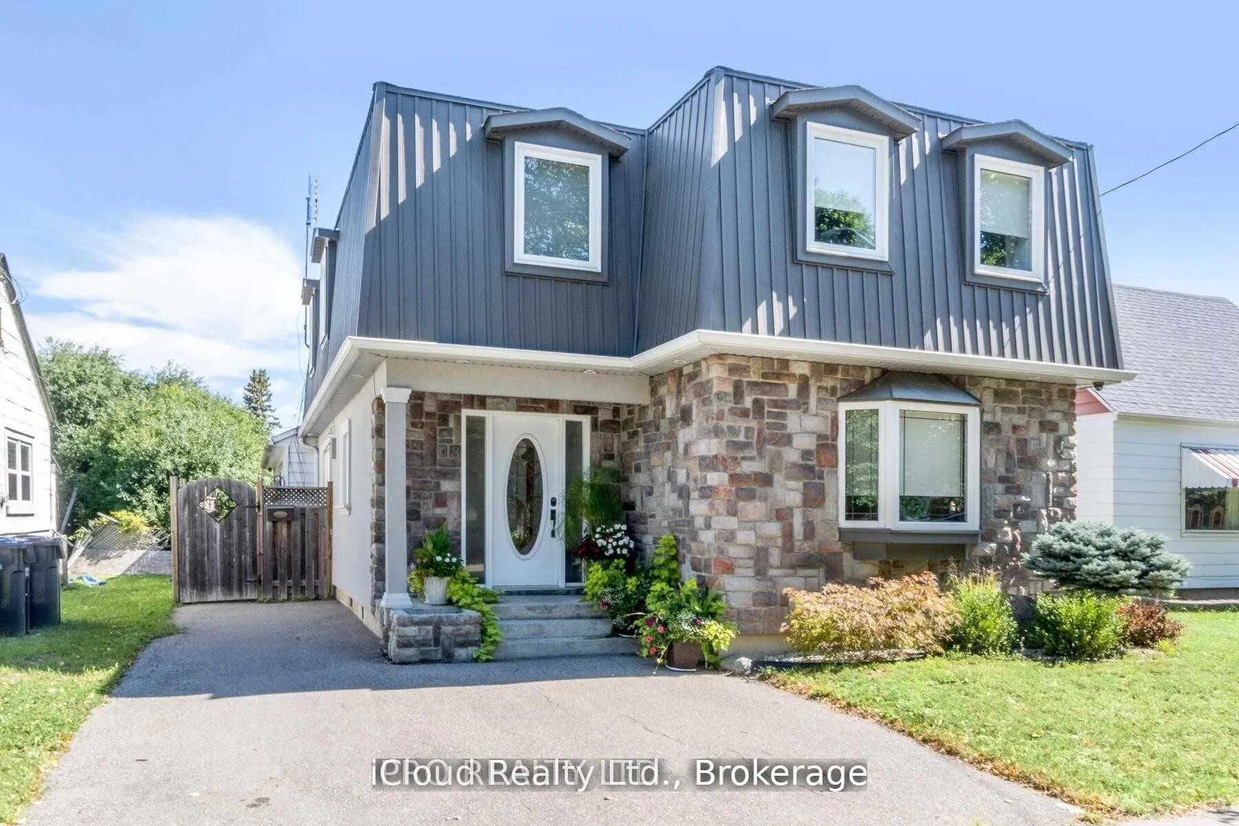 Photo 5 of 18 Sunset Boulevard, Brampton, Brampton West — HOMEH