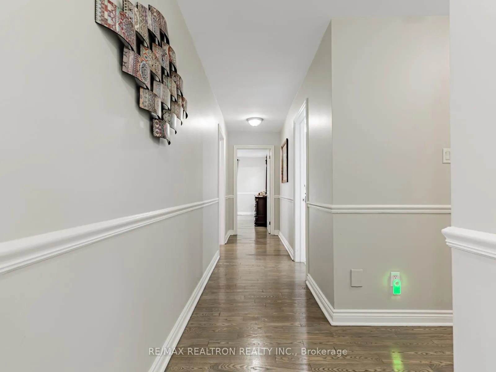 Photo 4 of 33 Carolwood Crescent, Markham, Rouge River Estates — HOMEH