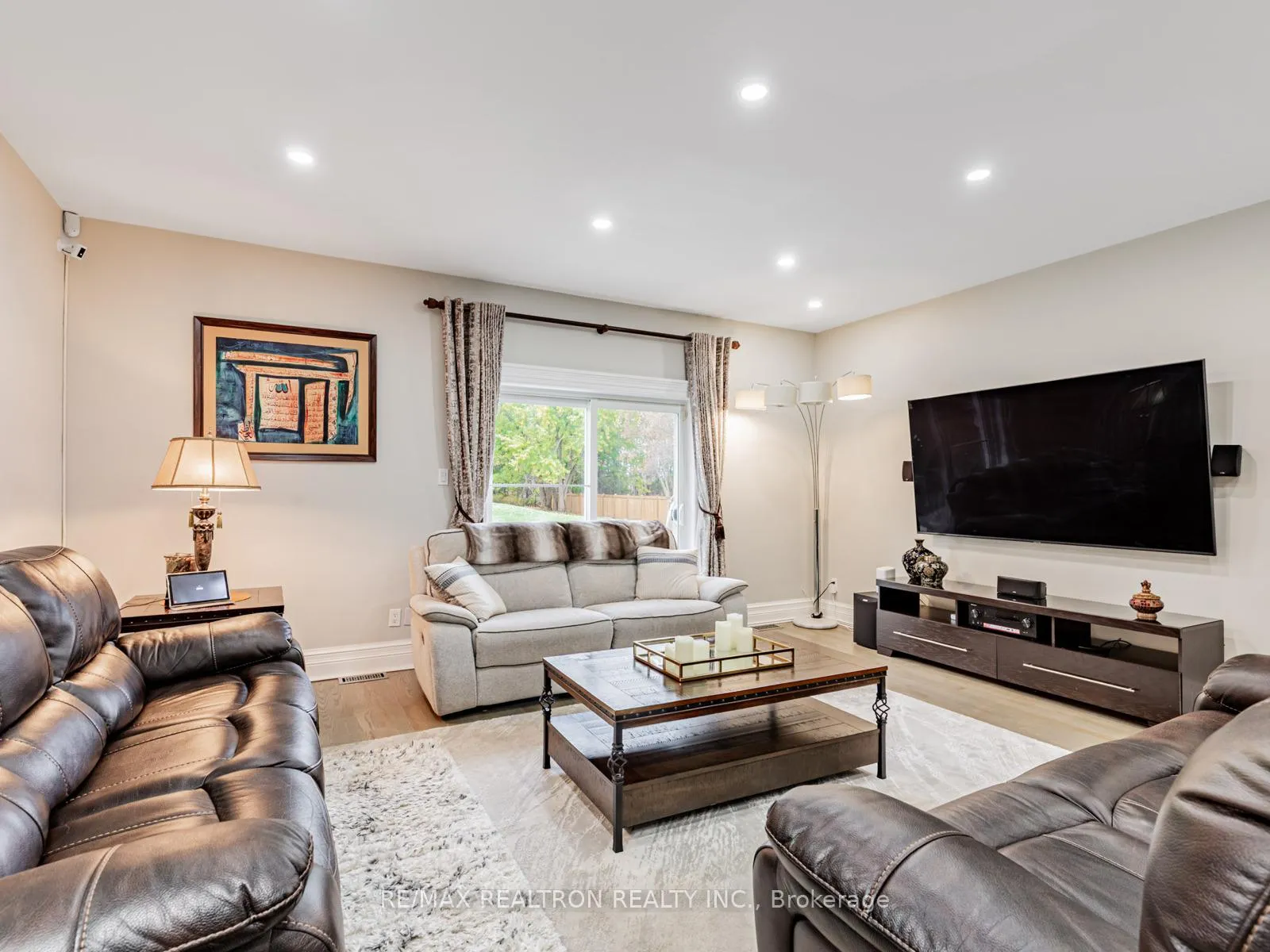 Photo 11 of 33 Carolwood Crescent, Markham, Rouge River Estates — HOMEH